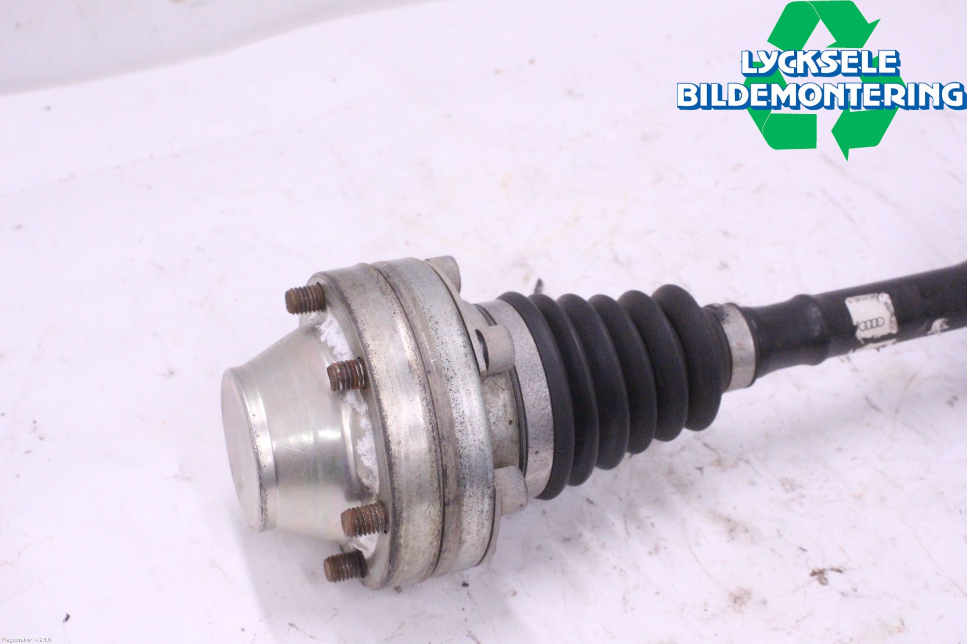 Volkswagen VW AMAROK 2H 10-22 Drivaxel Fram Höger