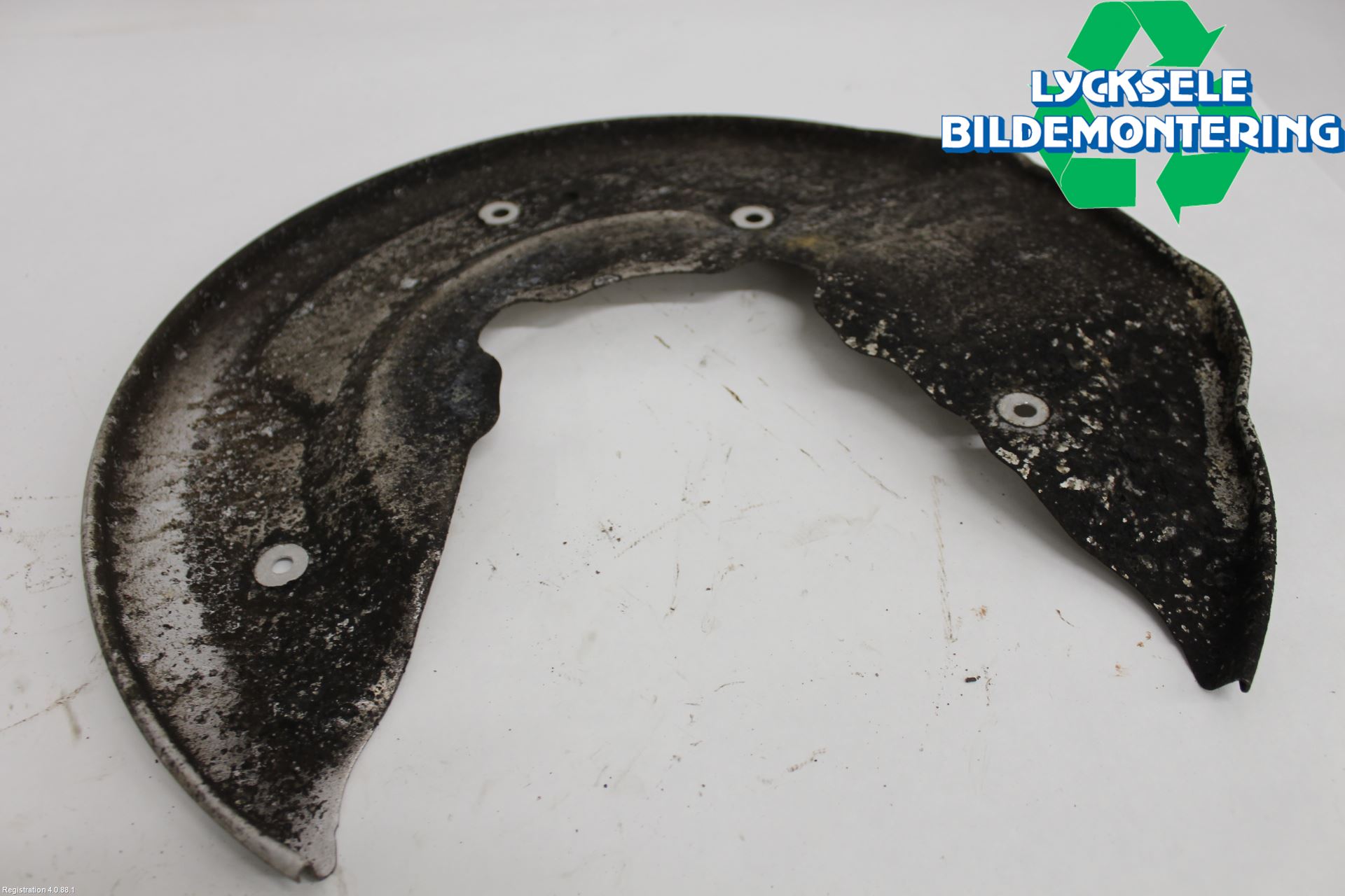 Volvo V90 CROSS COUNTRY 17->> Bromssköld Fram