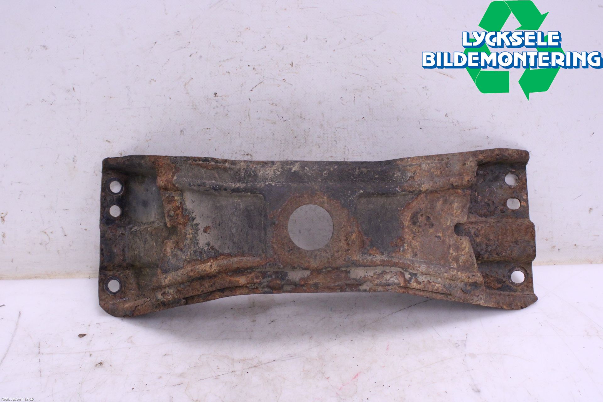 Volvo 940 91-98 Växellådsbalk