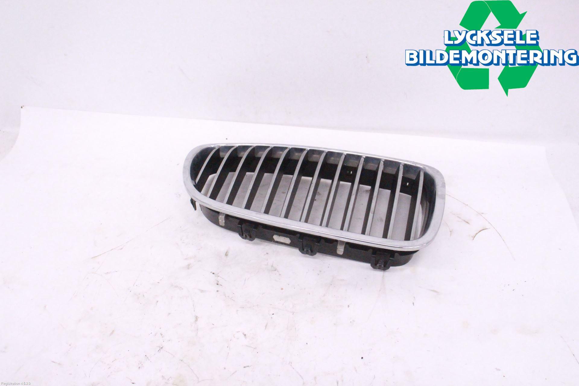 BMW 5 F10/F11/F18 09-17 Grilldel Höger