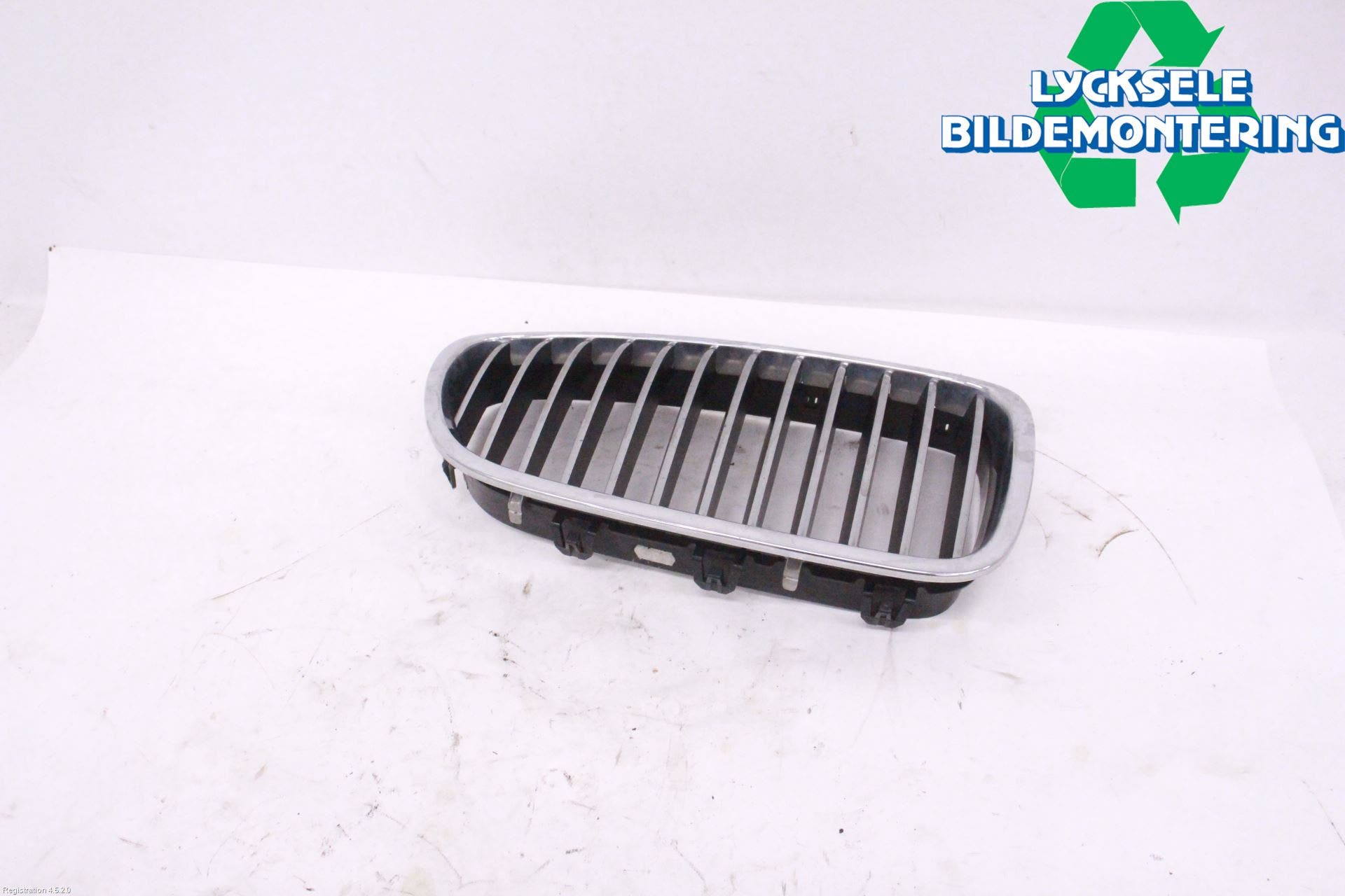 BMW 5 F10/F11/F18 09-17 Grilldel Höger