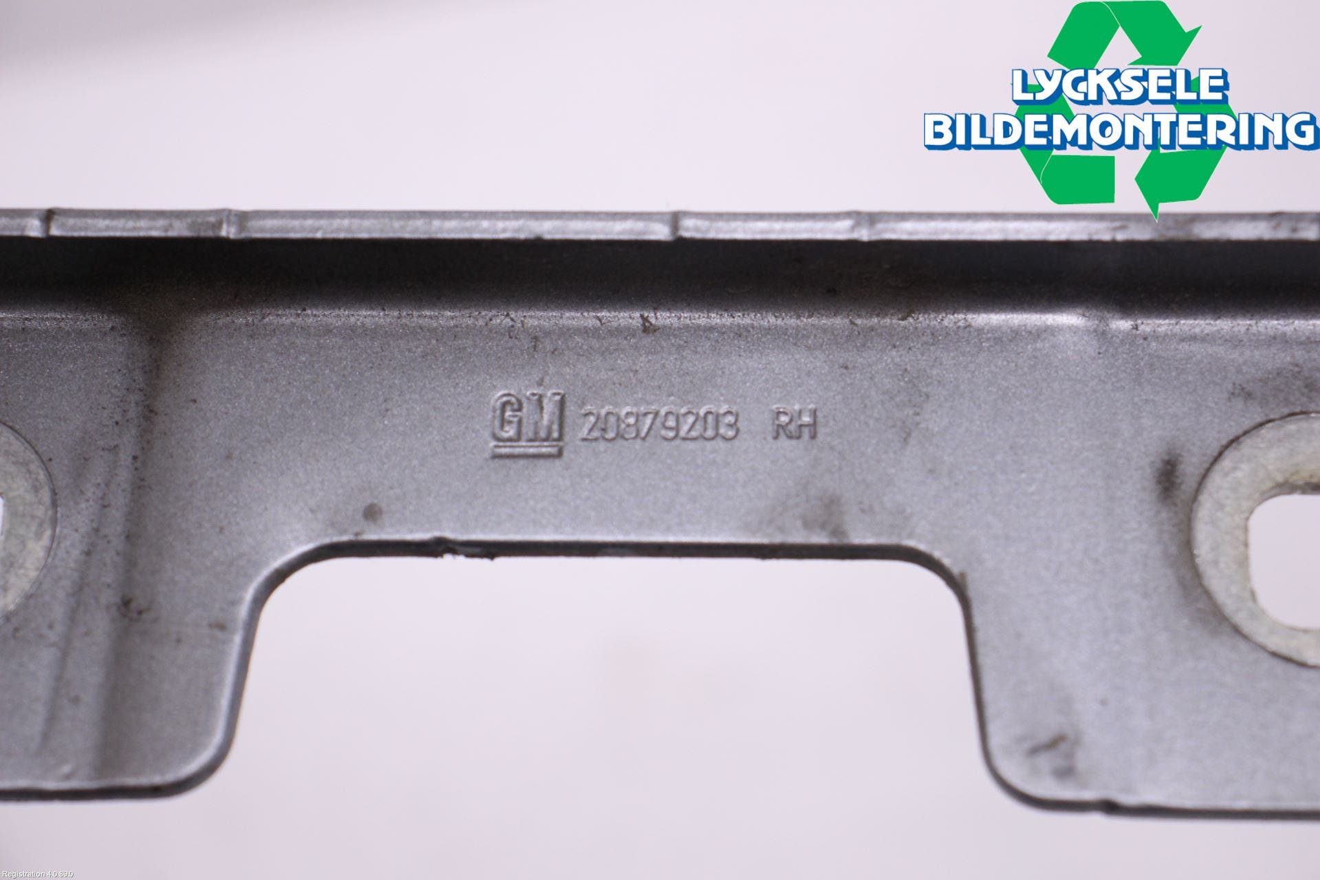 Opel ASTRA J 10-15 Huvgångjärn