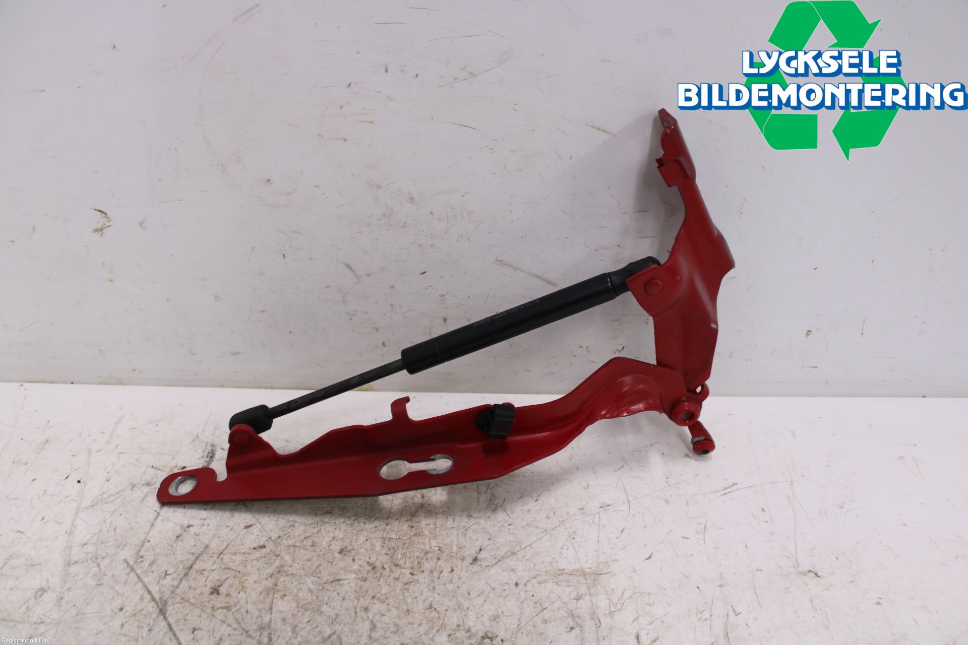 Volvo XC60 09-13 Huvgångjärn