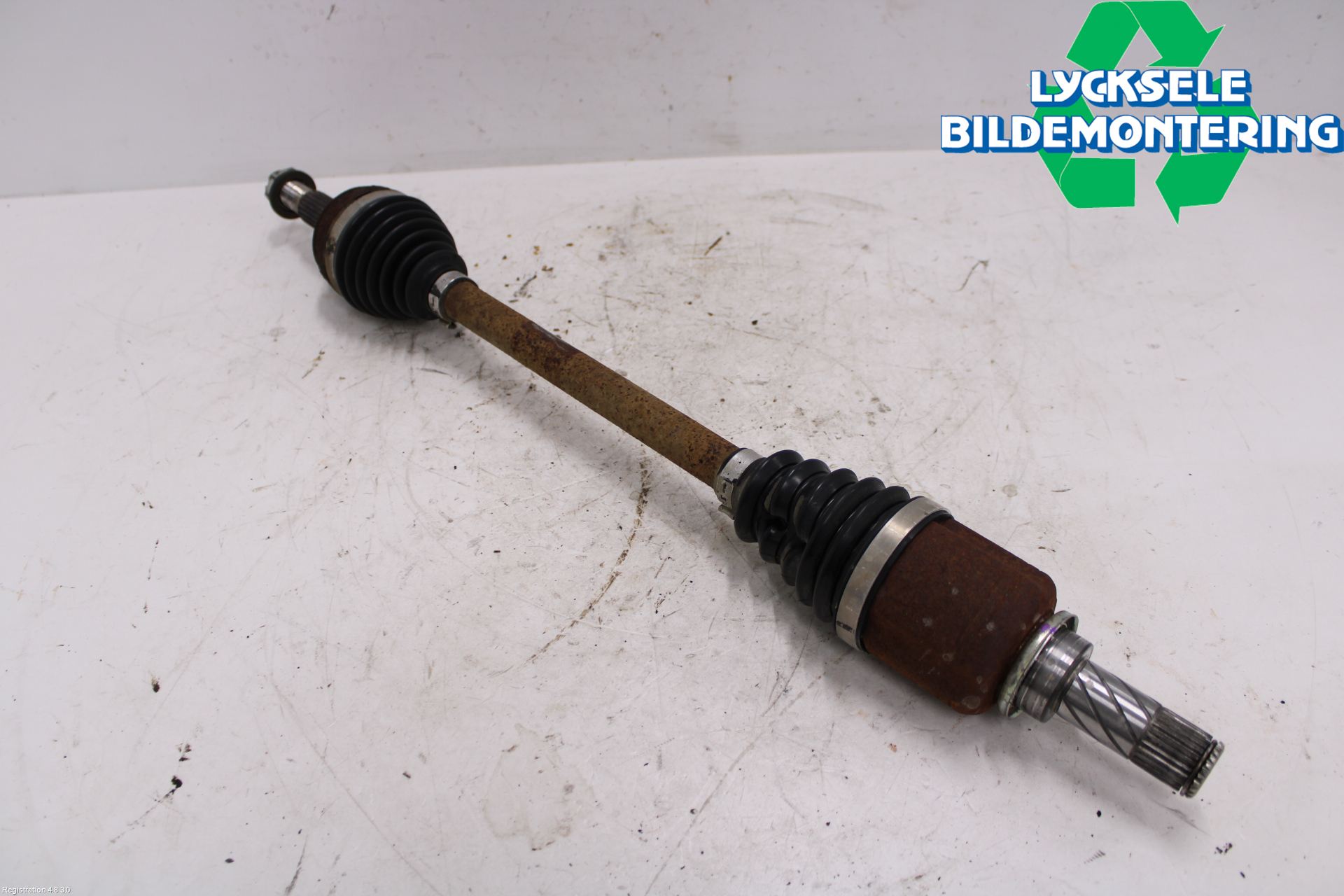 Renault CLIO IV 12-16 Drivaxel Fram Vänster