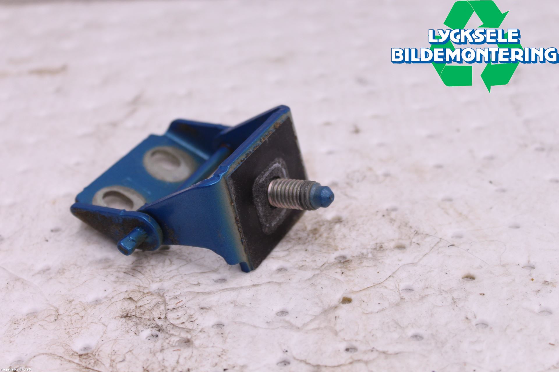 Ford FIESTA 13-17 Bakluckegångjärn Hö