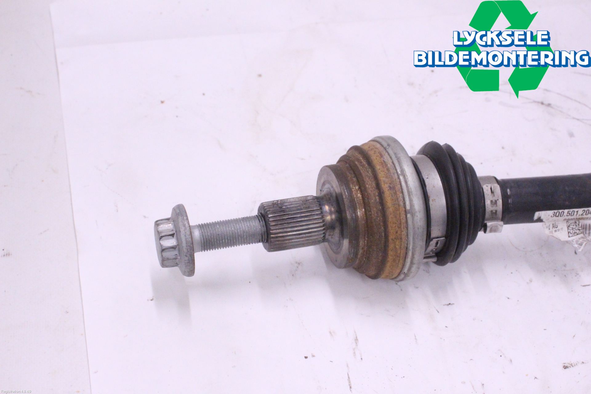 Volkswagen VW TIGUAN 16-24 Drivaxel Bak Höger