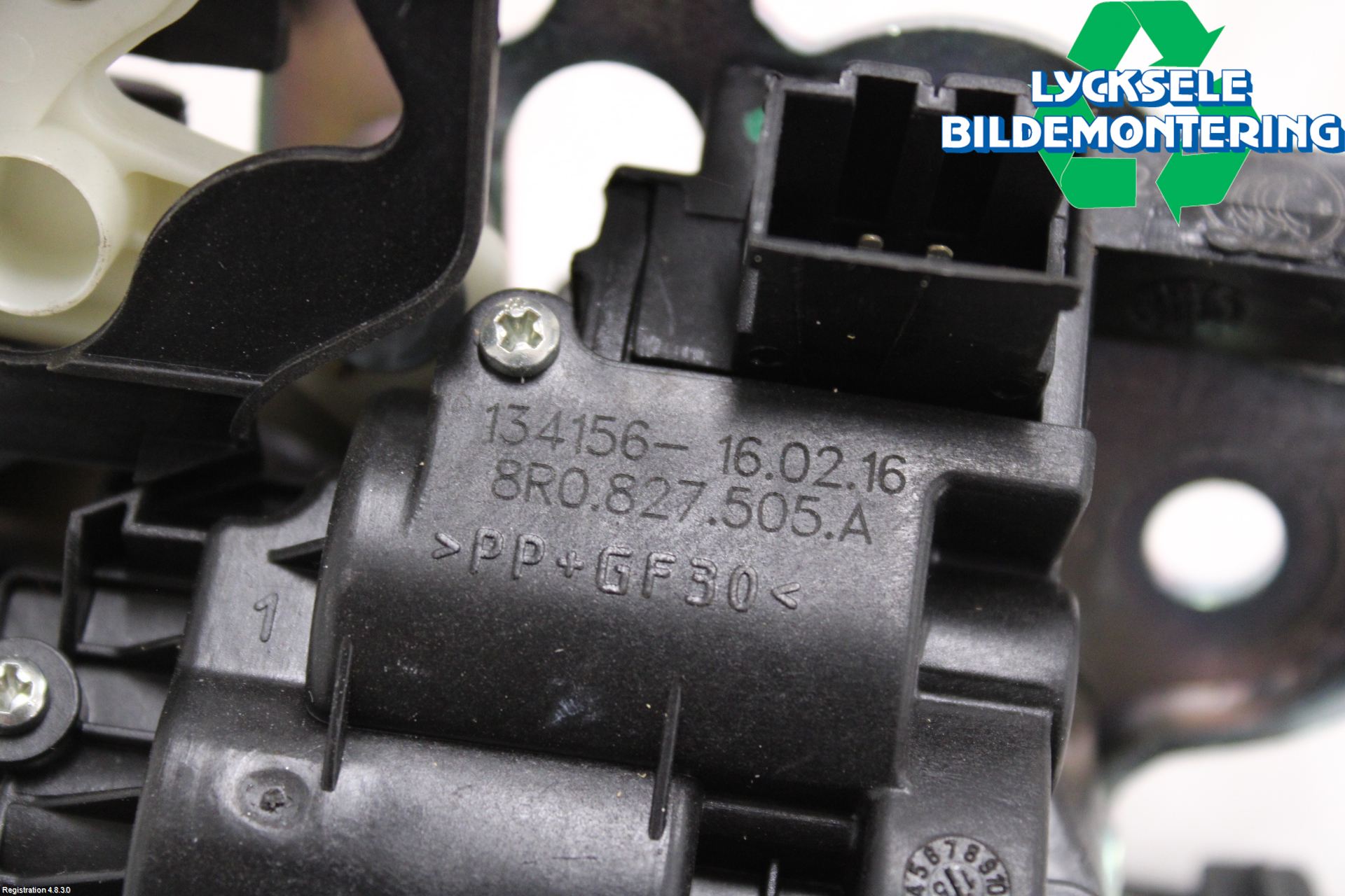 Audi A6 ALLROAD 12-18 Låskista Baklucka