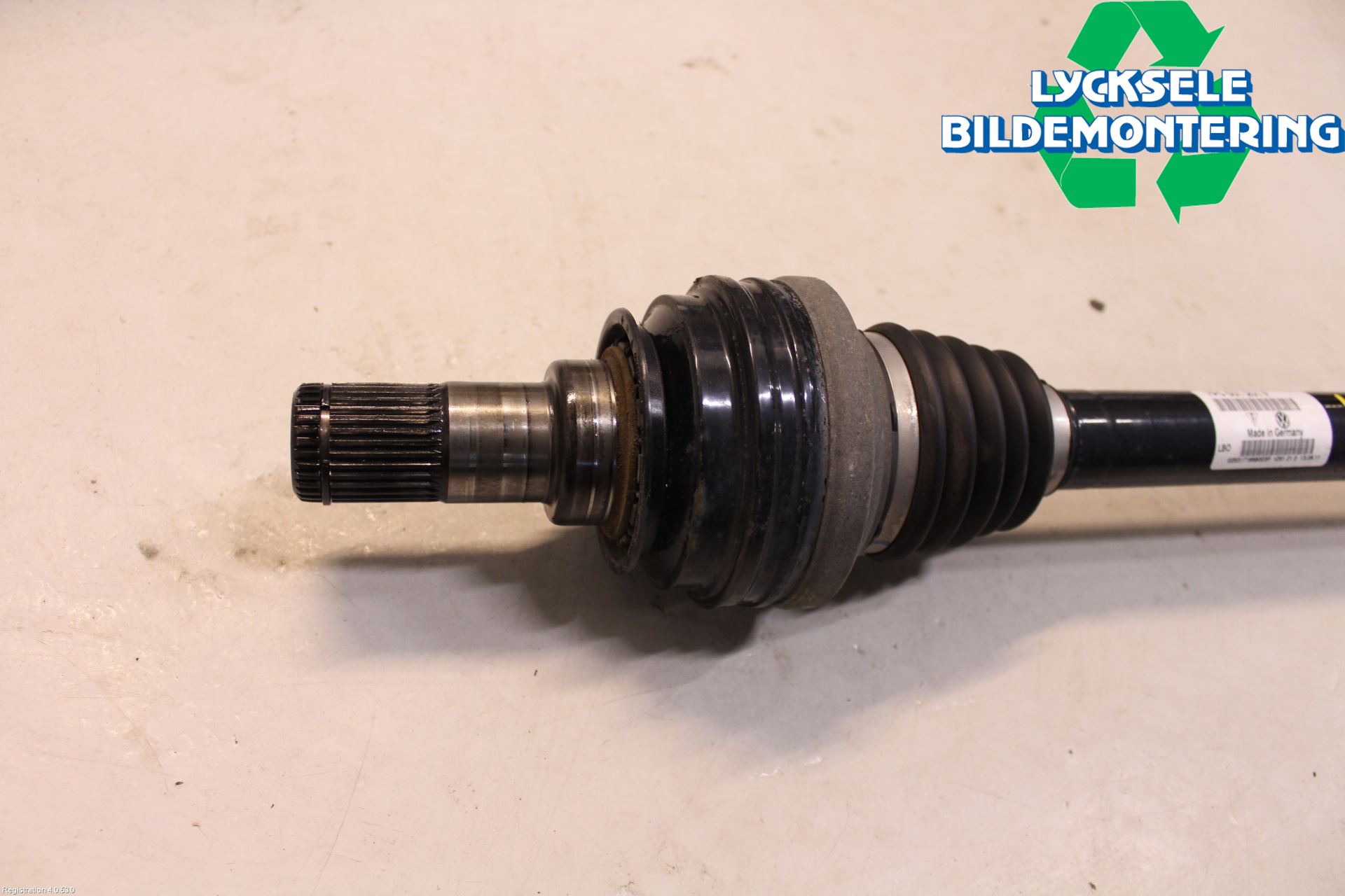 Volkswagen VW TOUAREG 7P 11-18 Drivaxel Bak Höger