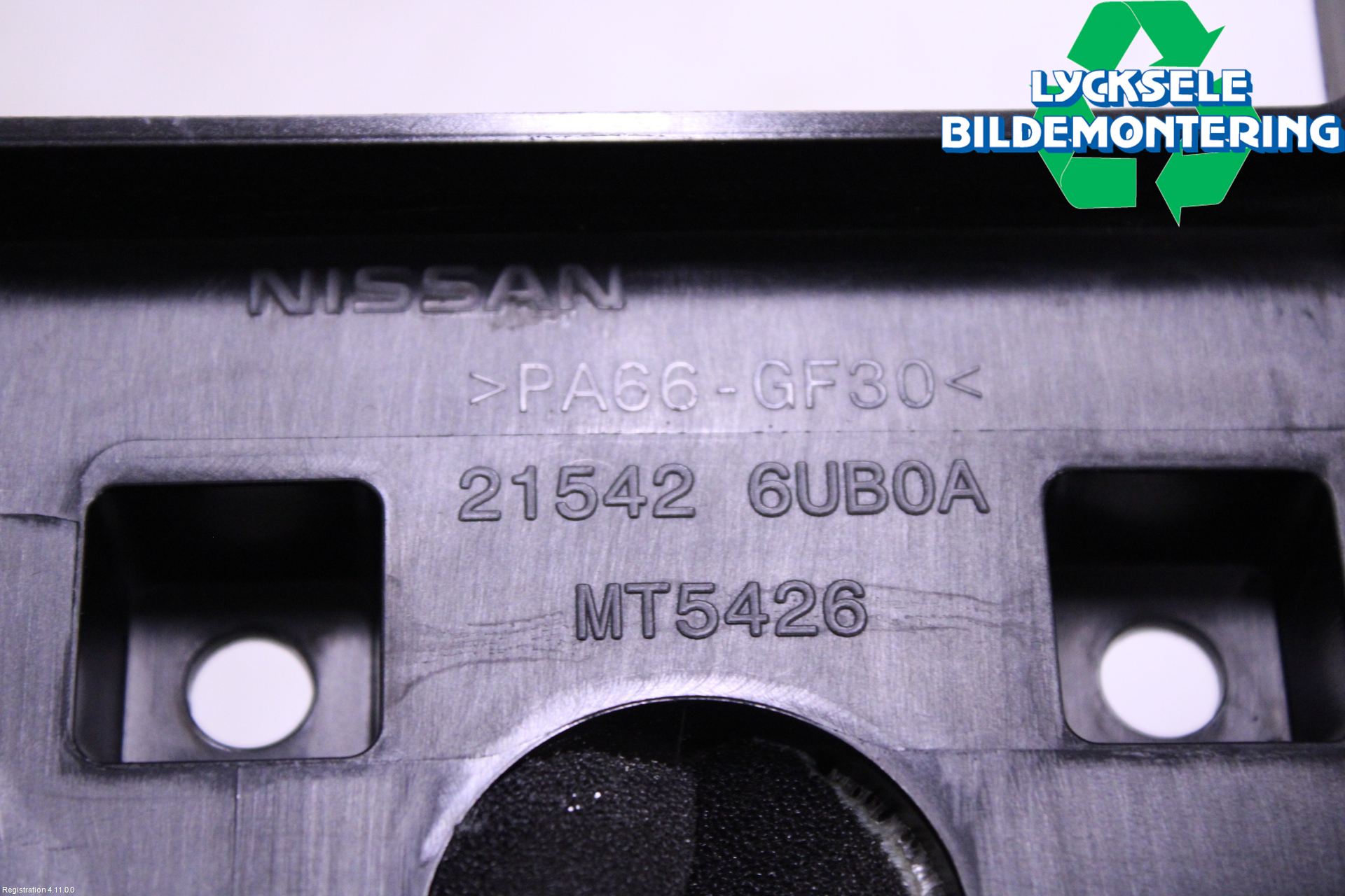 Nissan QASHQAI 21- Kylarfäste-Ram-Balk