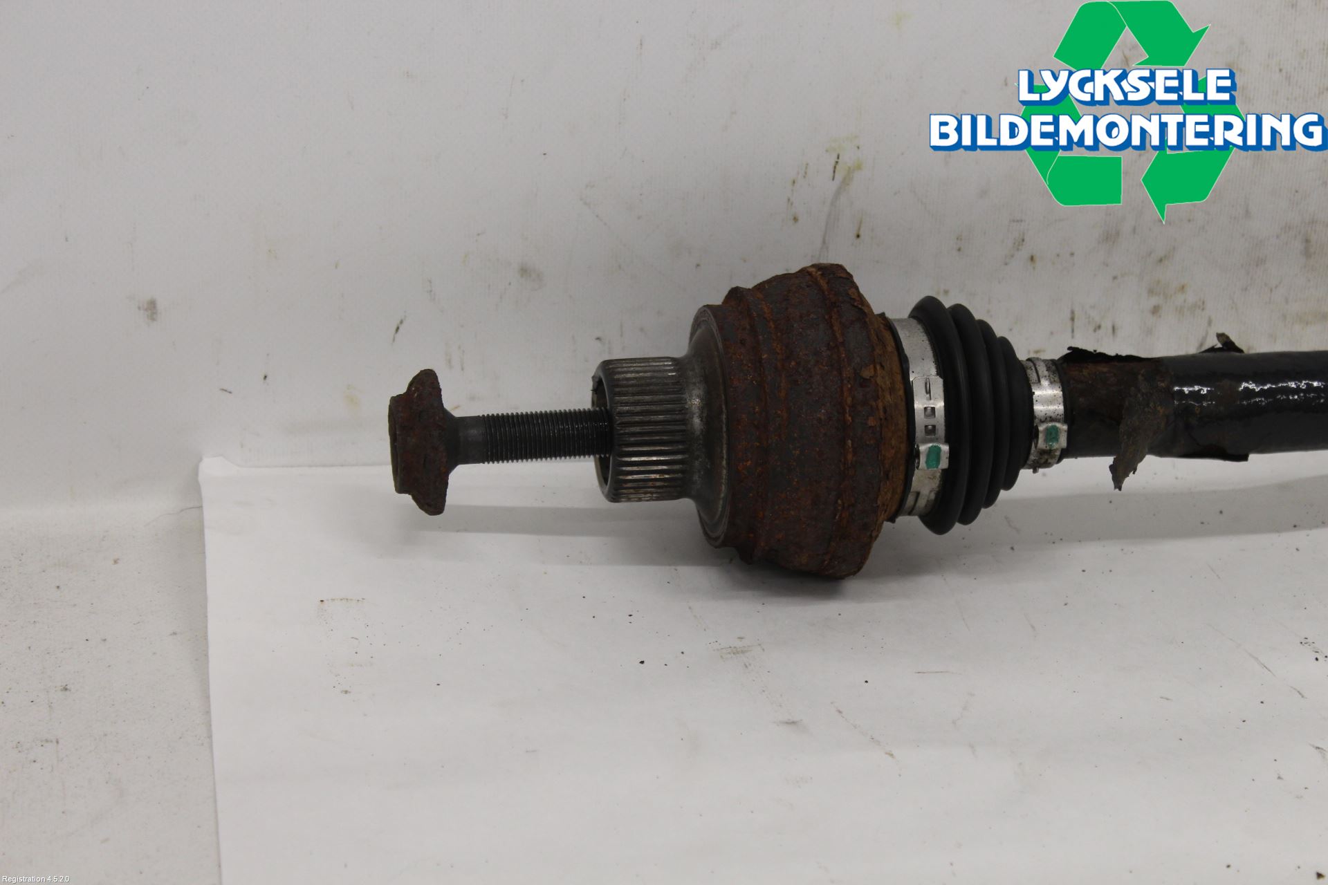 Audi Q5 09-16 Drivaxel Bak Vänster