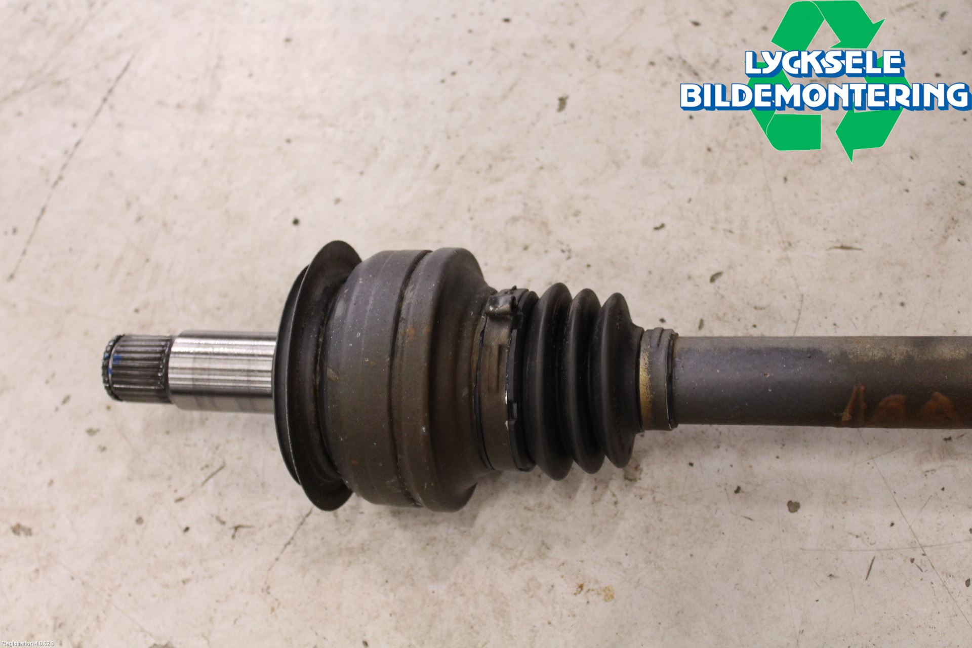 Mercedes-Benz MB ML/GLE-KLASS (W166) 12-18 Drivaxel Bak Höger
