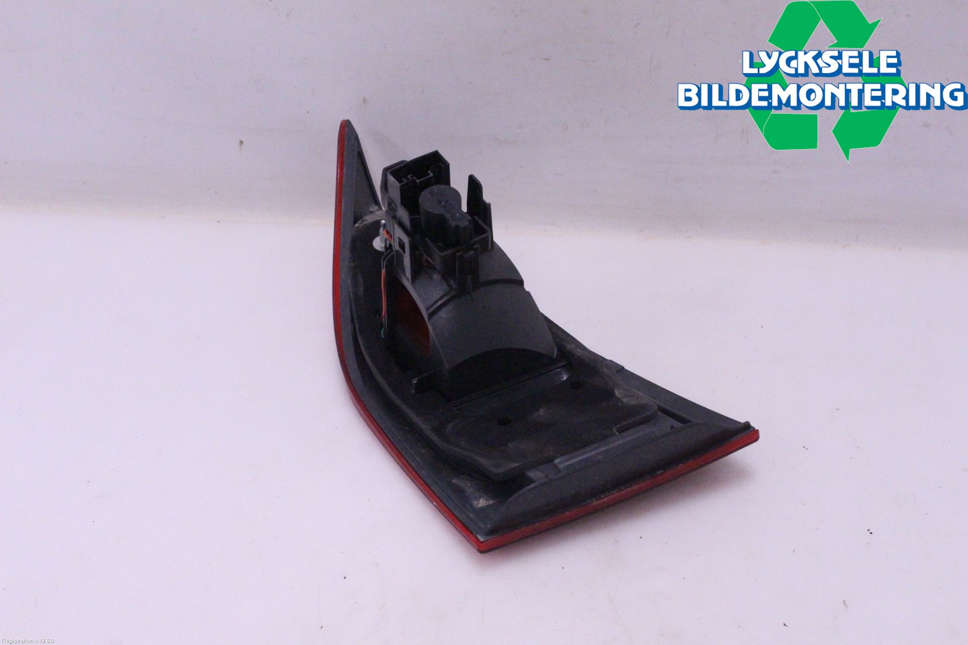 BMW X1 E84 10-15 Bakljus Lucka Vä