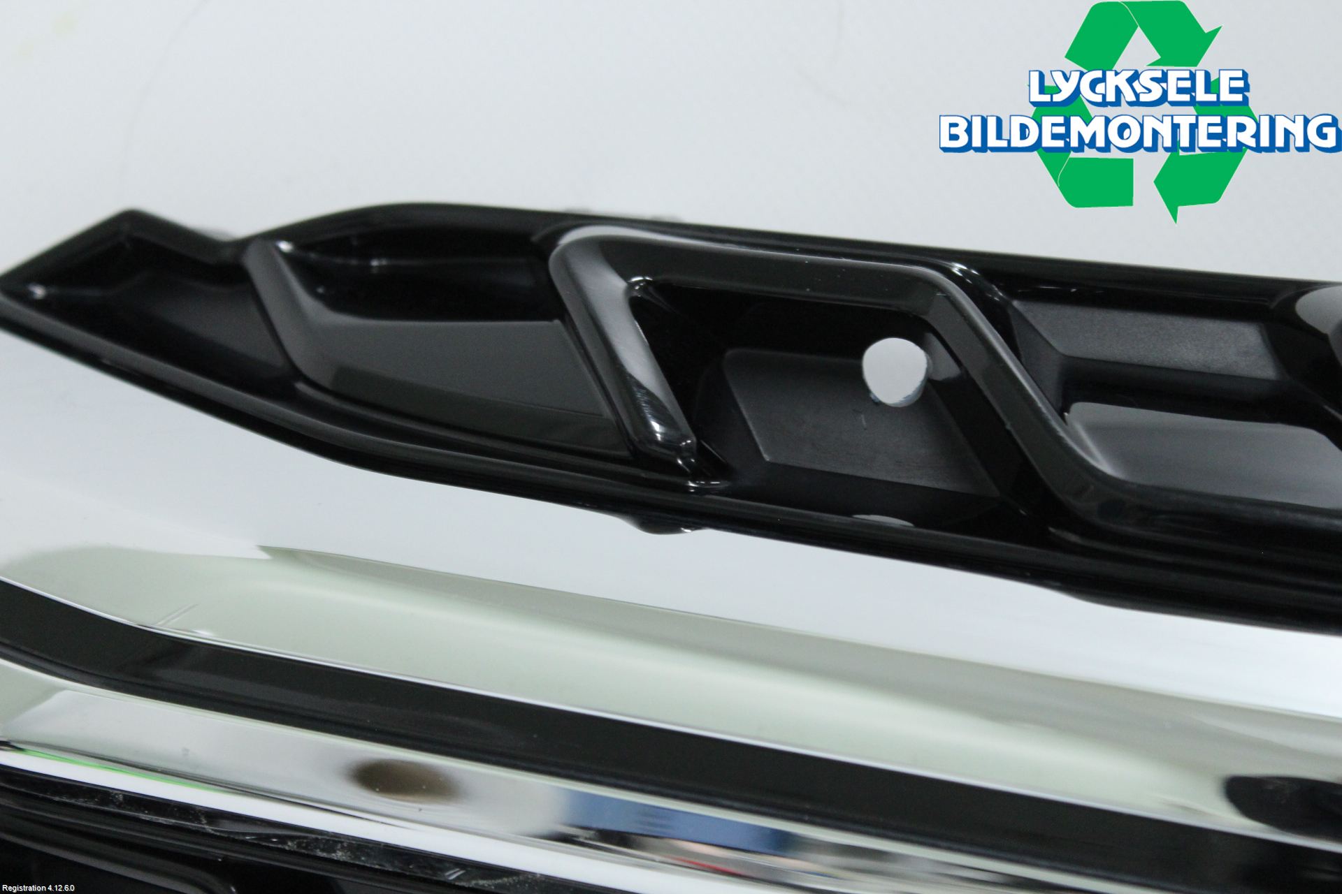 Suzuki SX4 S-CROSS 22- Grill Komp