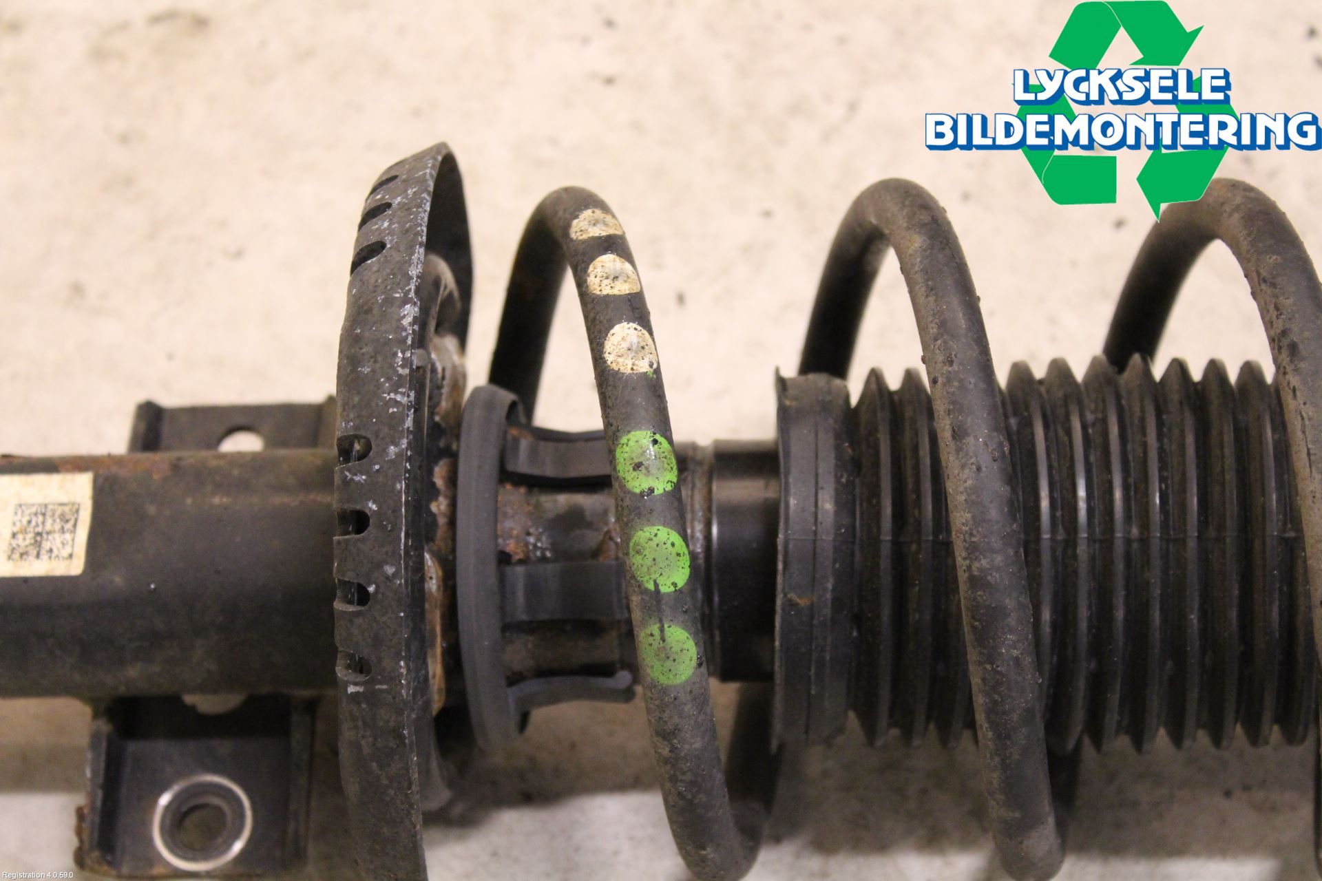 Volkswagen VW POLO 10-17 Fjäderben Fram Höger