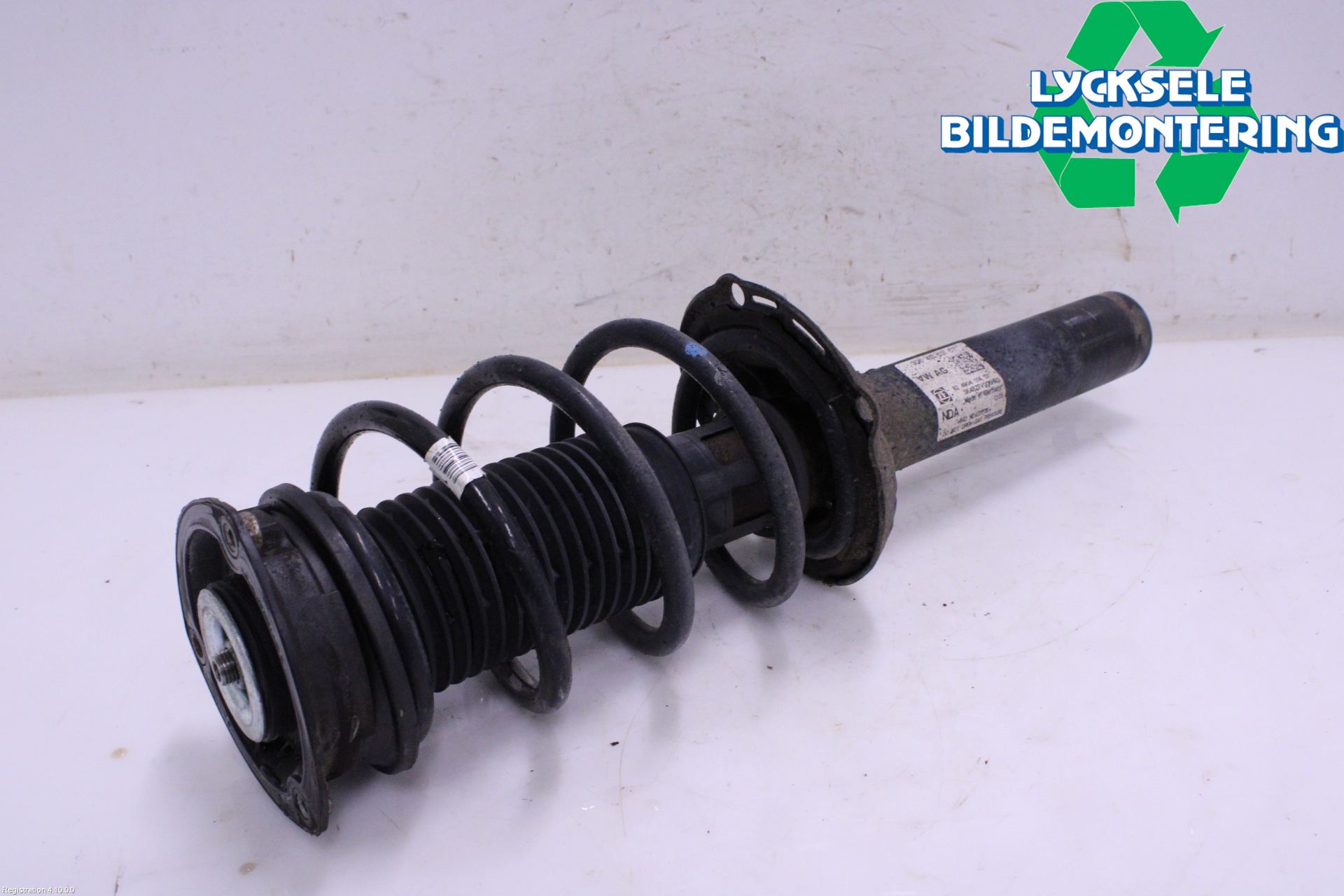 Skoda SUPERB 16-24 Fjäderben Fram Höger