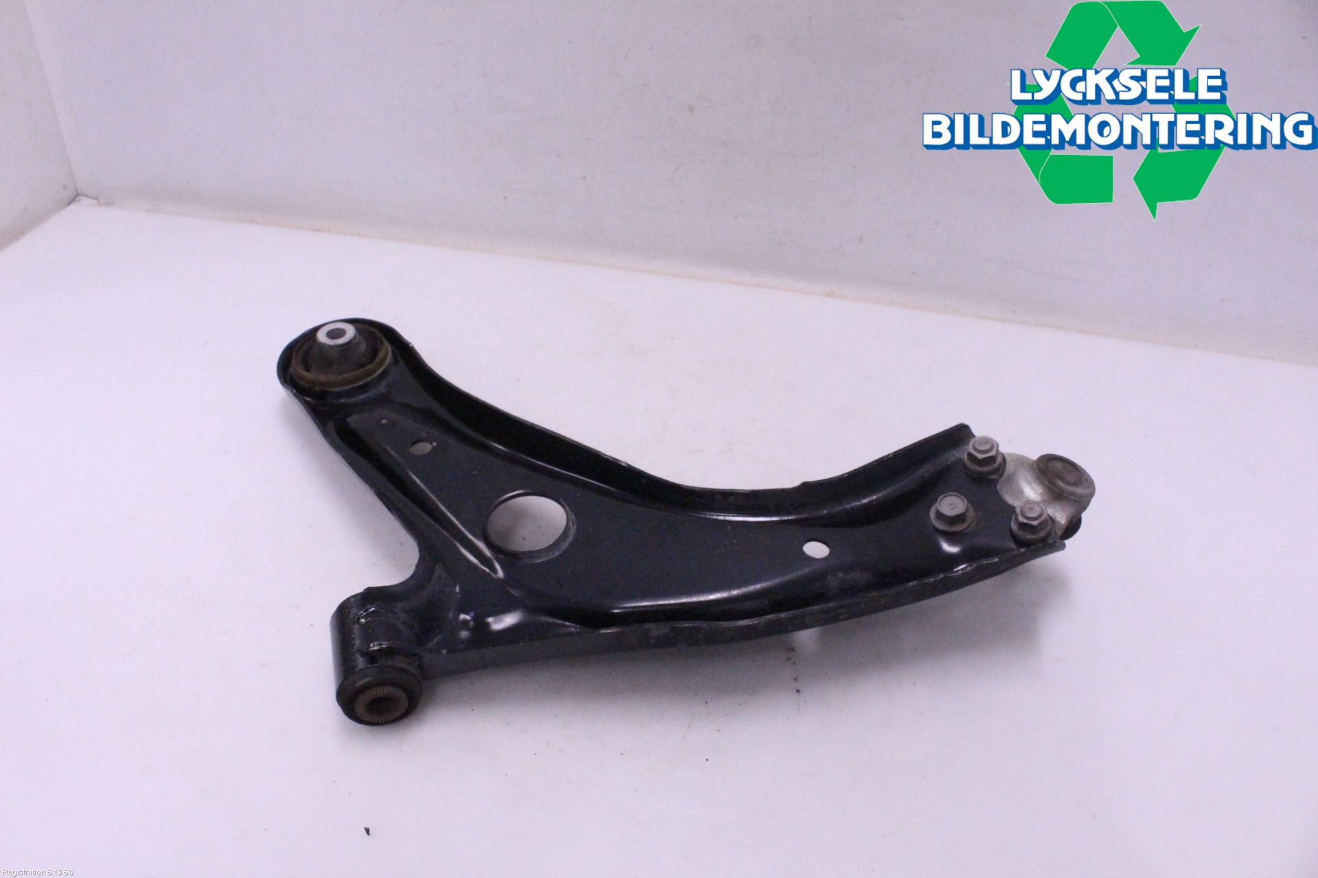 Toyota YARIS CROSS XP21 21- Bärarm Fram Undre Hö