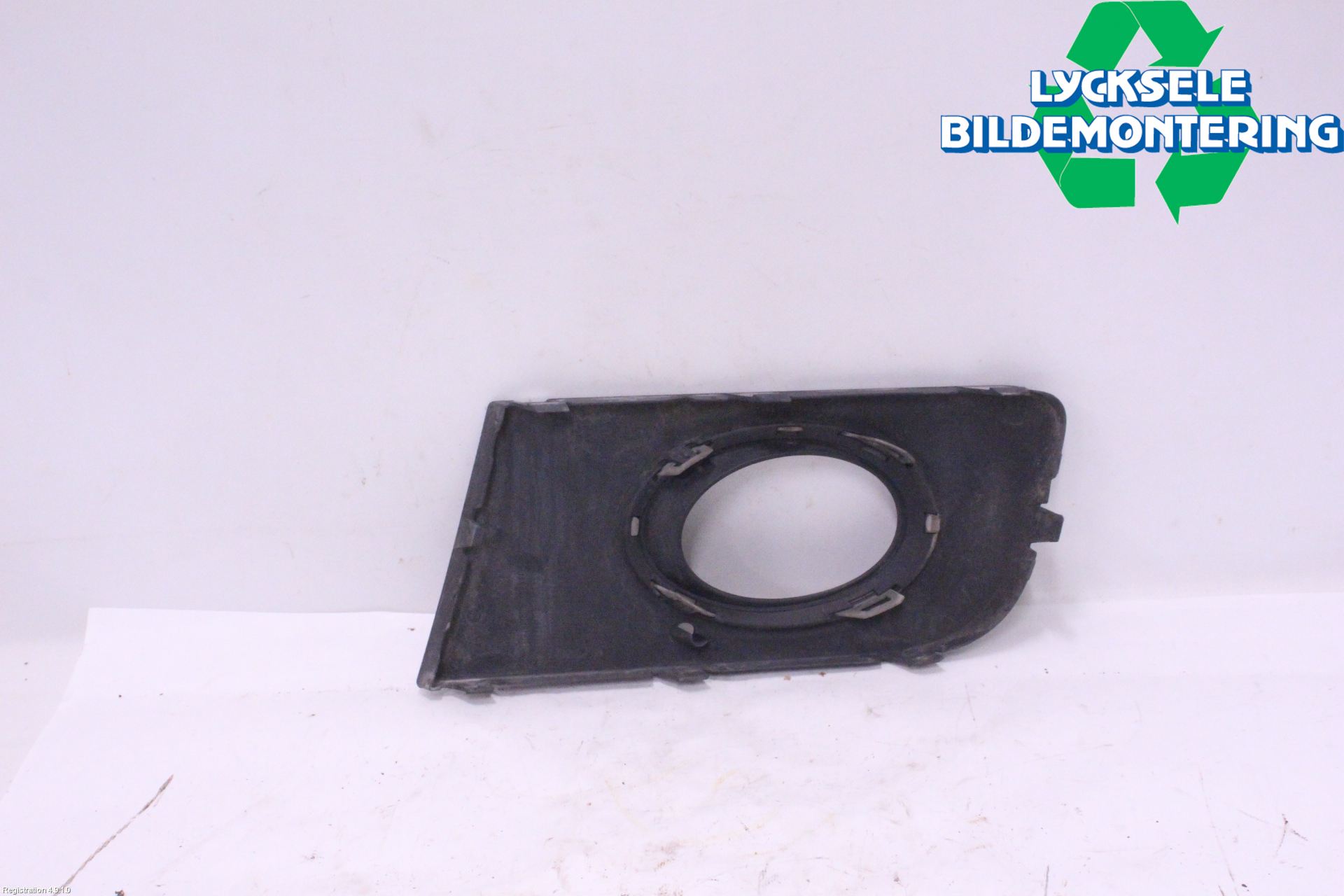 Volkswagen VW AMAROK 2H 10-22 Dimljussarg Fram