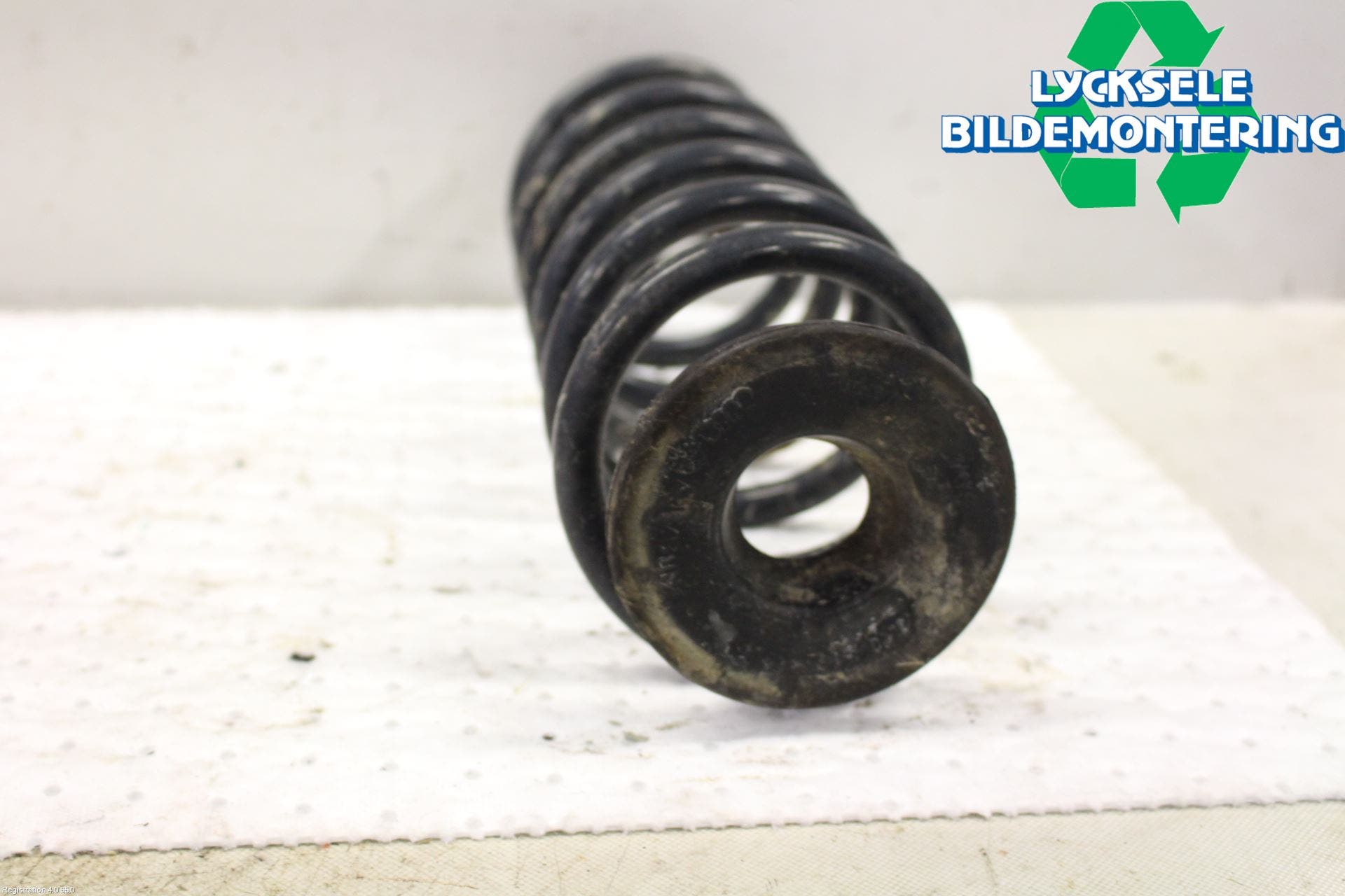 Volkswagen VW TIGUAN 07-16 Fjäder Bak