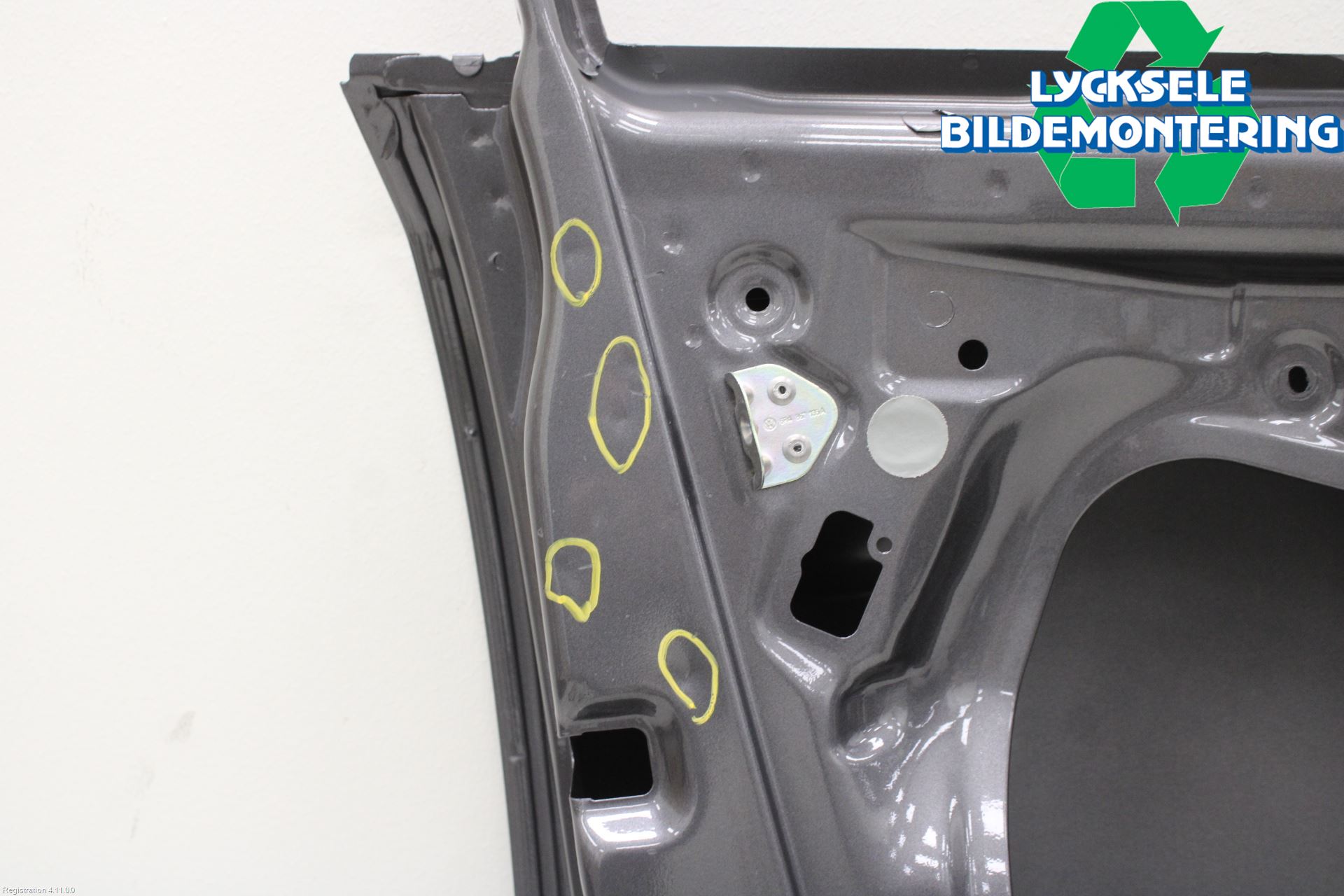 Volkswagen VW POLO 10-17 Dörr Fram Vänster