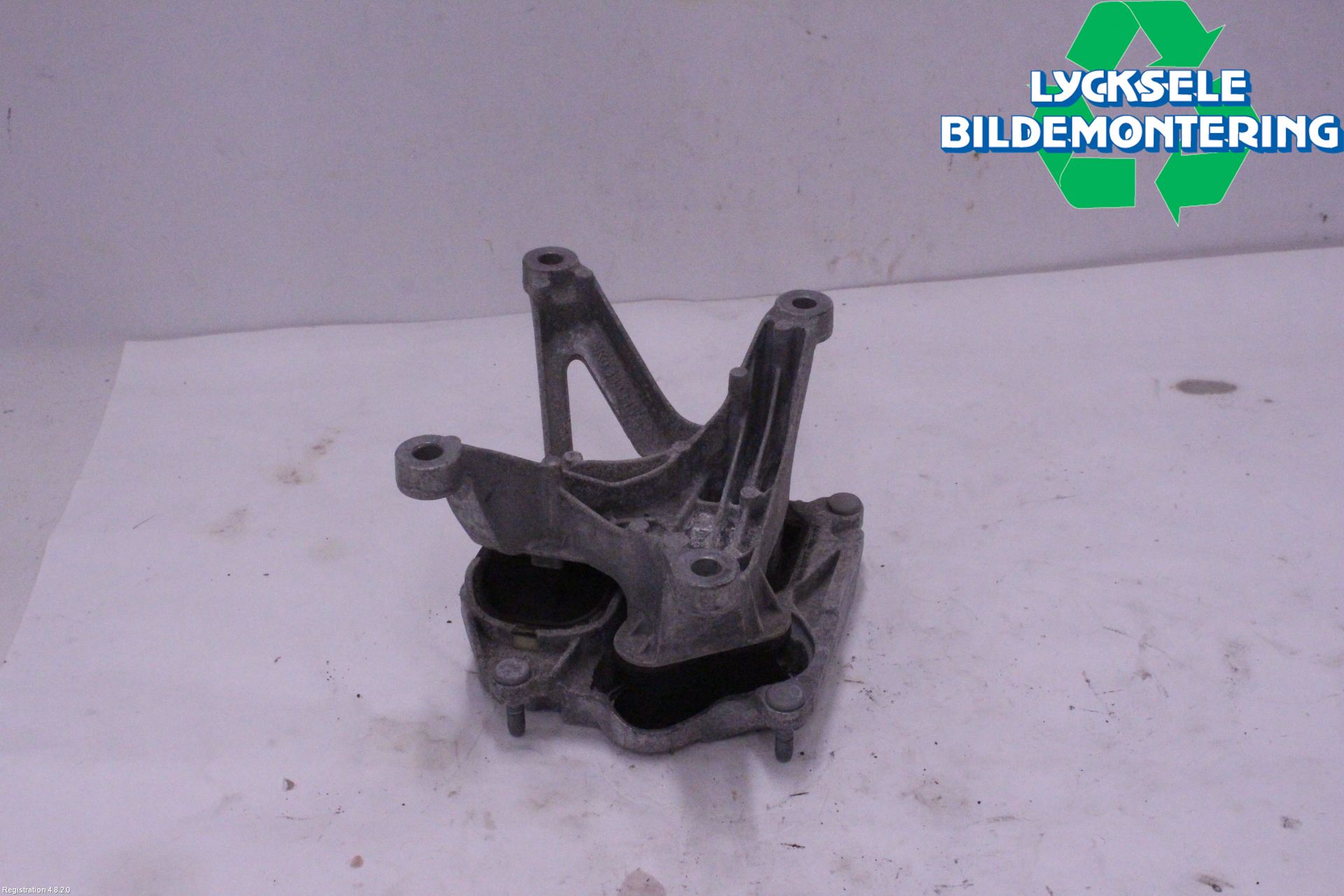 Audi A6 F2/C8 19- Växellådskudde