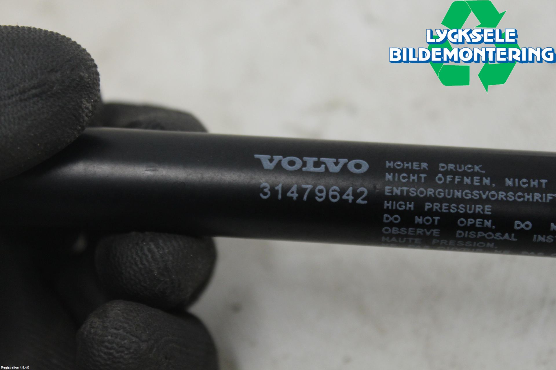 Volvo V90 17->> Gasfjäder Motorhuv