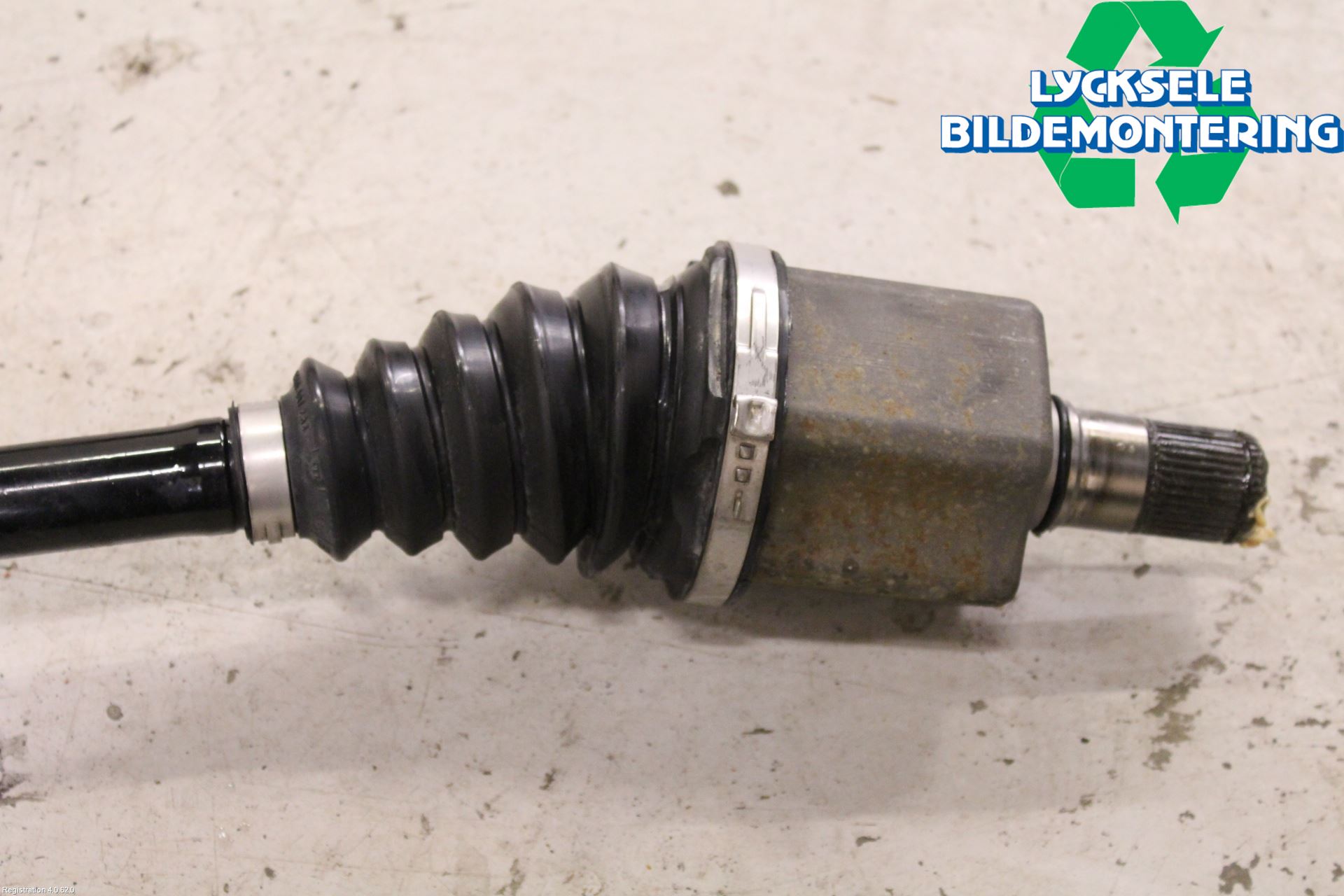 Volkswagen VW TIGUAN 16-24 Drivaxel Fram Vänster