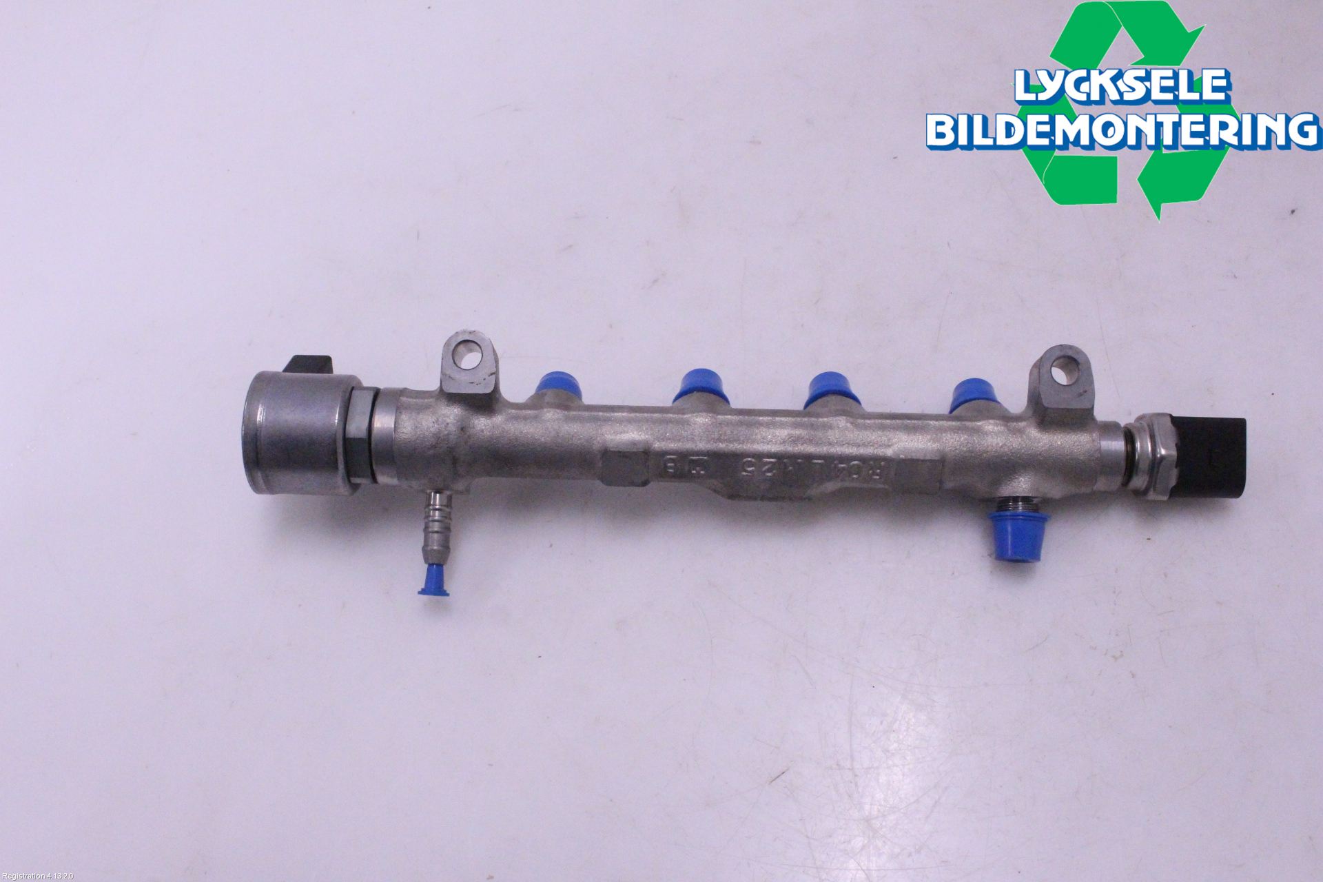 Volkswagen VW PASSAT 24- Inj. Fuelrail