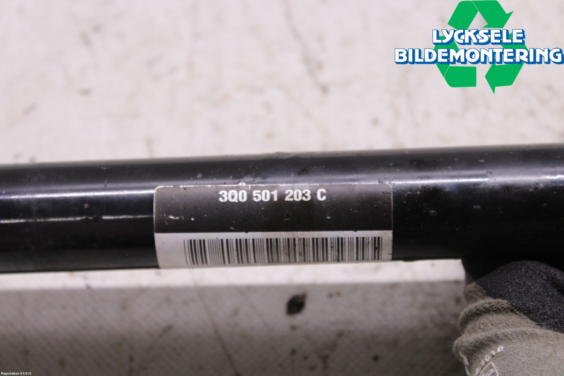Volkswagen VW PASSAT 15-19 Drivaxel Bak Vänster