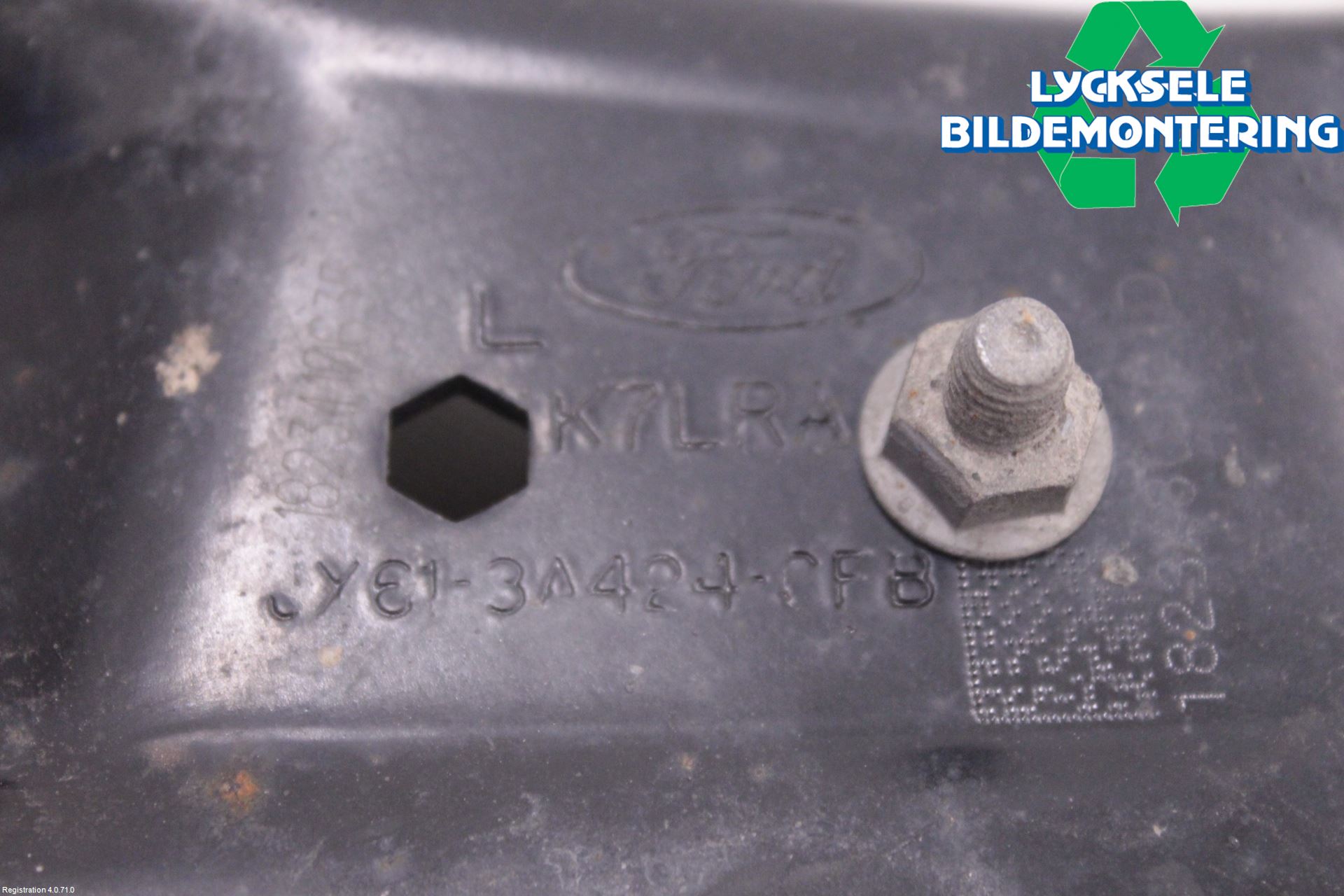 Ford FOCUS 19- Bärarm Fram Undre Vä