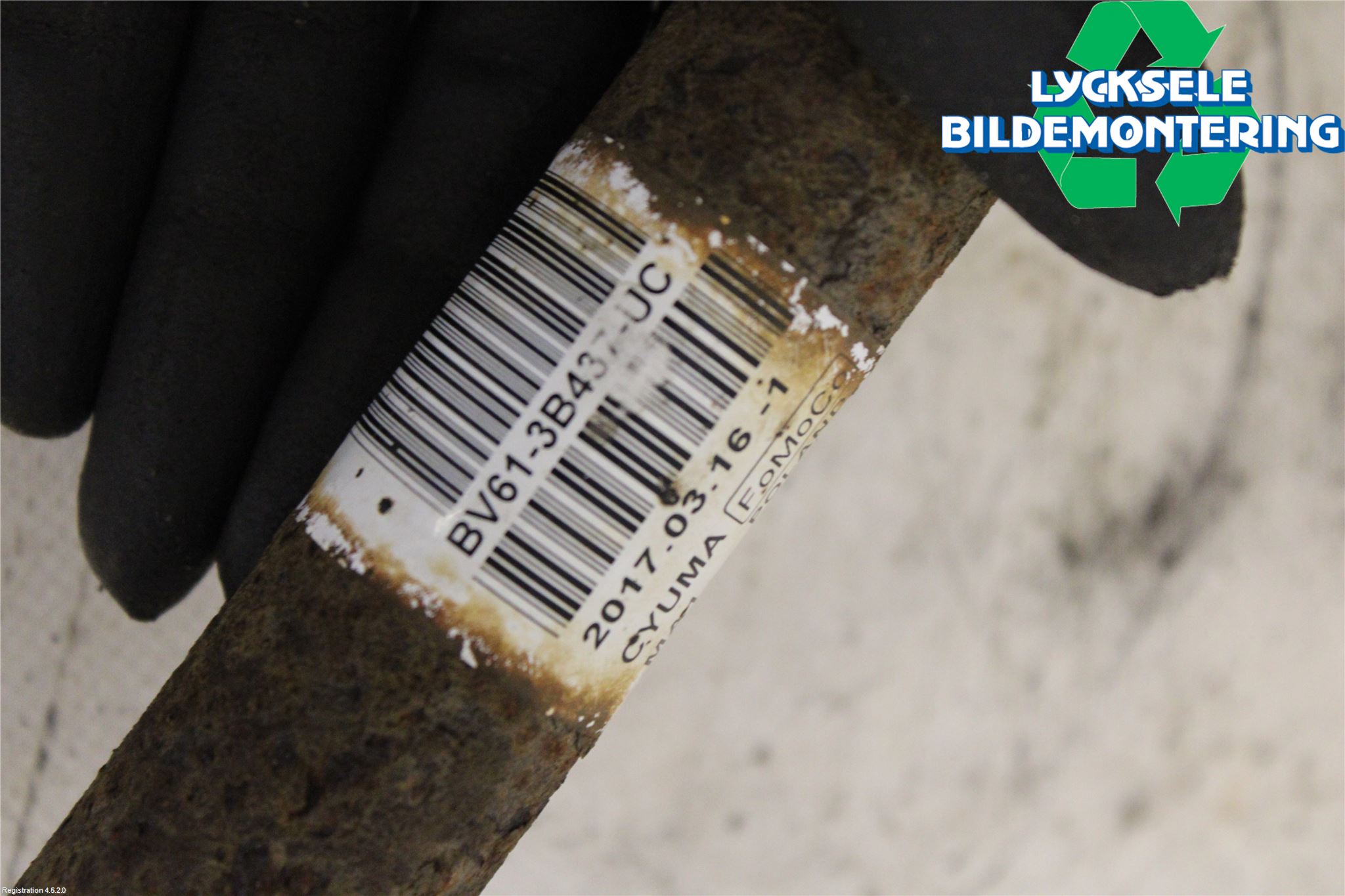 Ford FOCUS 15-18 Drivaxel Fram Vänster