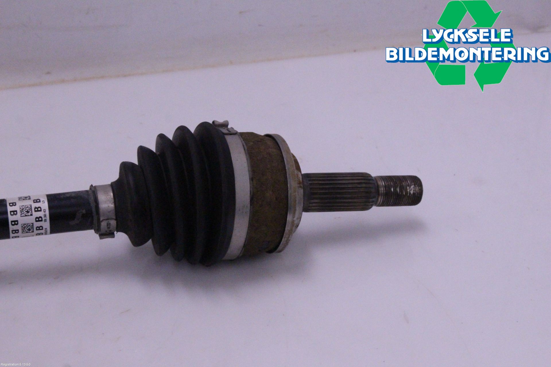 Toyota YARIS CROSS XP21 21- Drivaxel Fram Höger