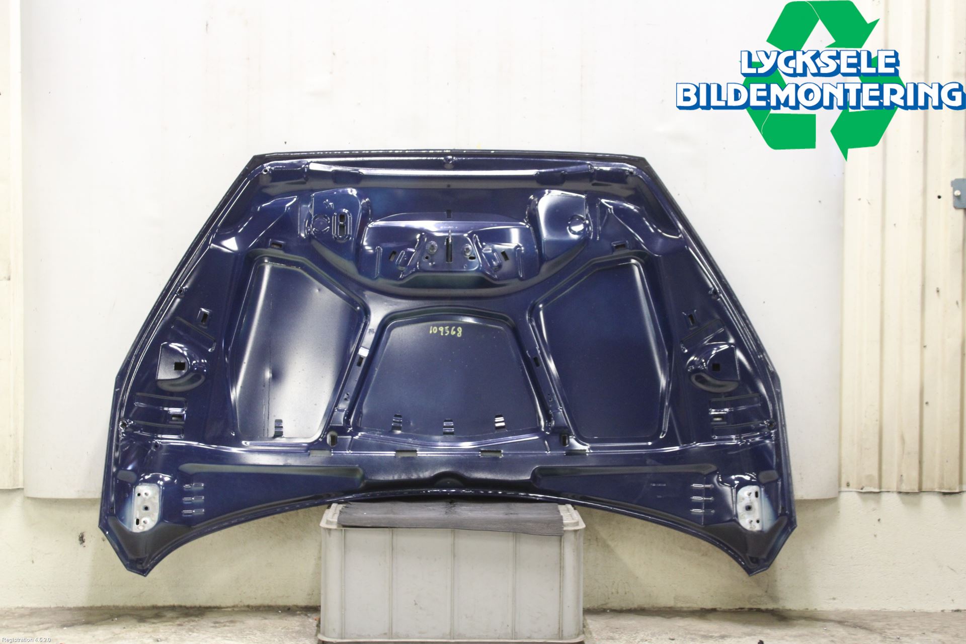 Ford FOCUS 15-18 Huv Fram