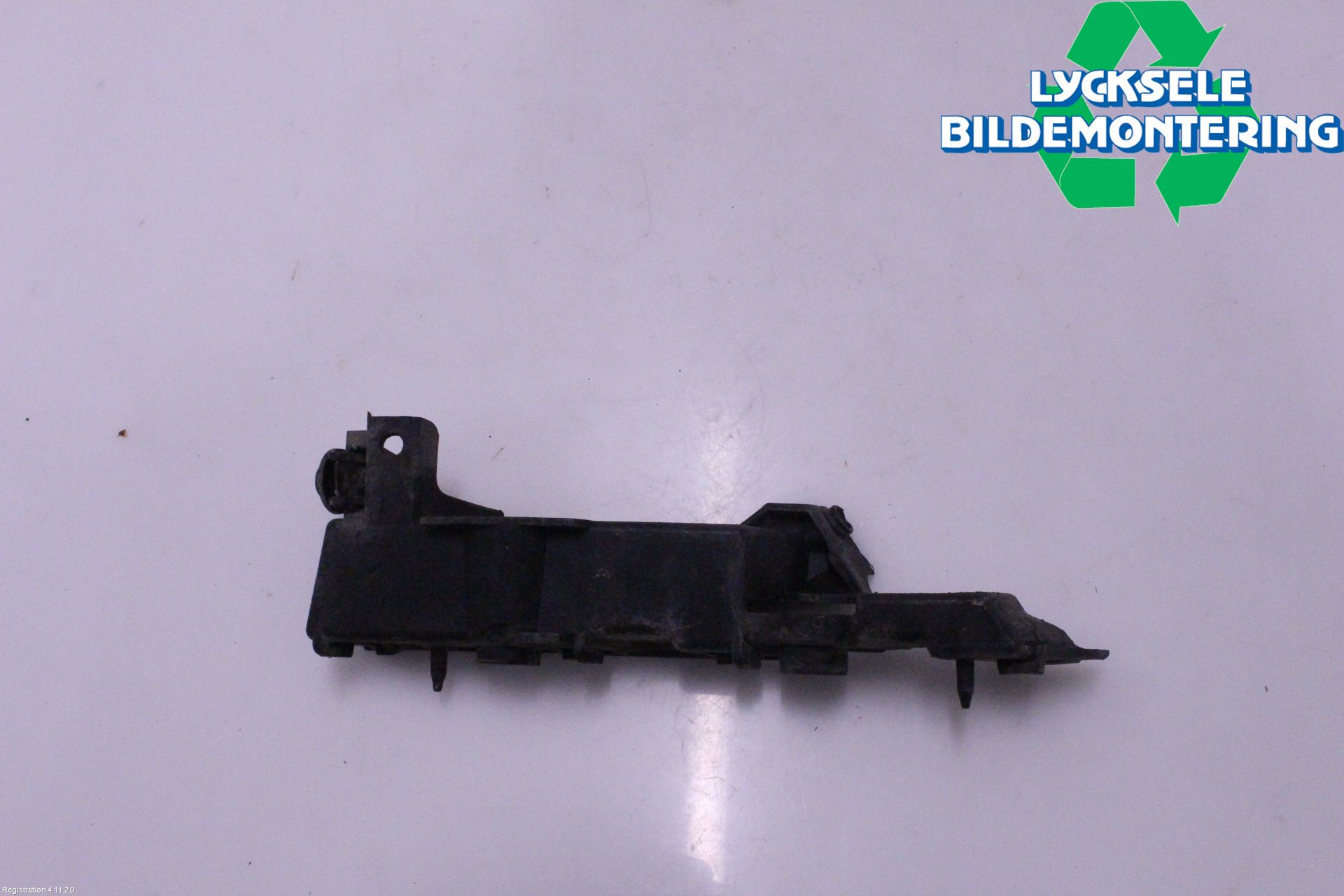 Audi A6 ALLROAD 12-18 Stötfångarfäste Fram Vä