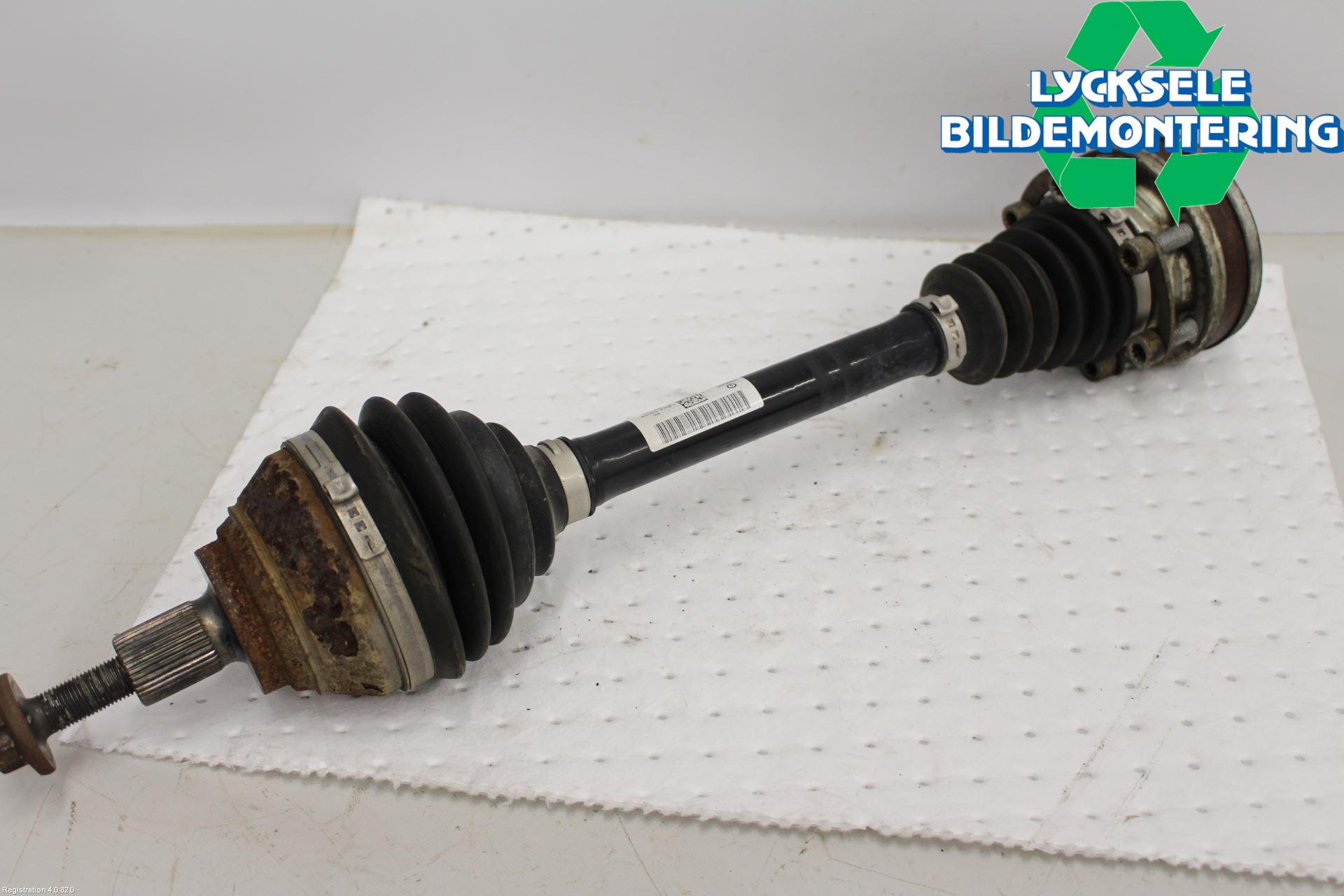 Volkswagen VW CADDY 11-15 Drivaxel Fram Vänster