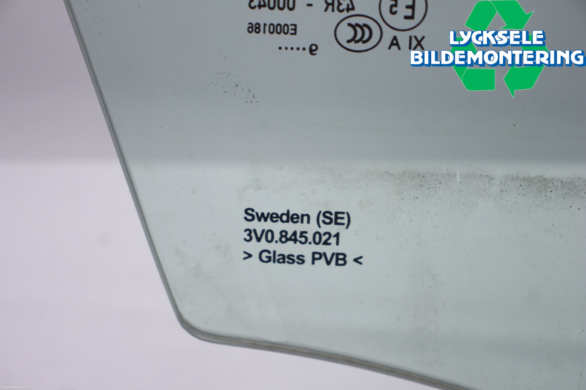 Skoda SUPERB 16-24 Dörruta Fram Vänster