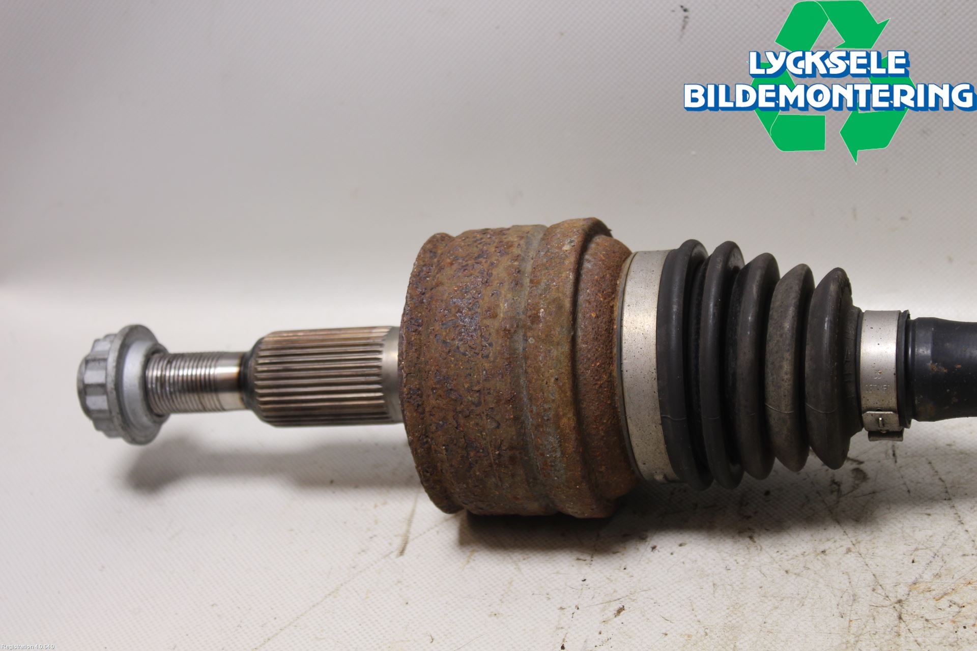 Volkswagen VW TRANSP/CARAVELLE (T6) 16-22 Drivaxel Bak Höger