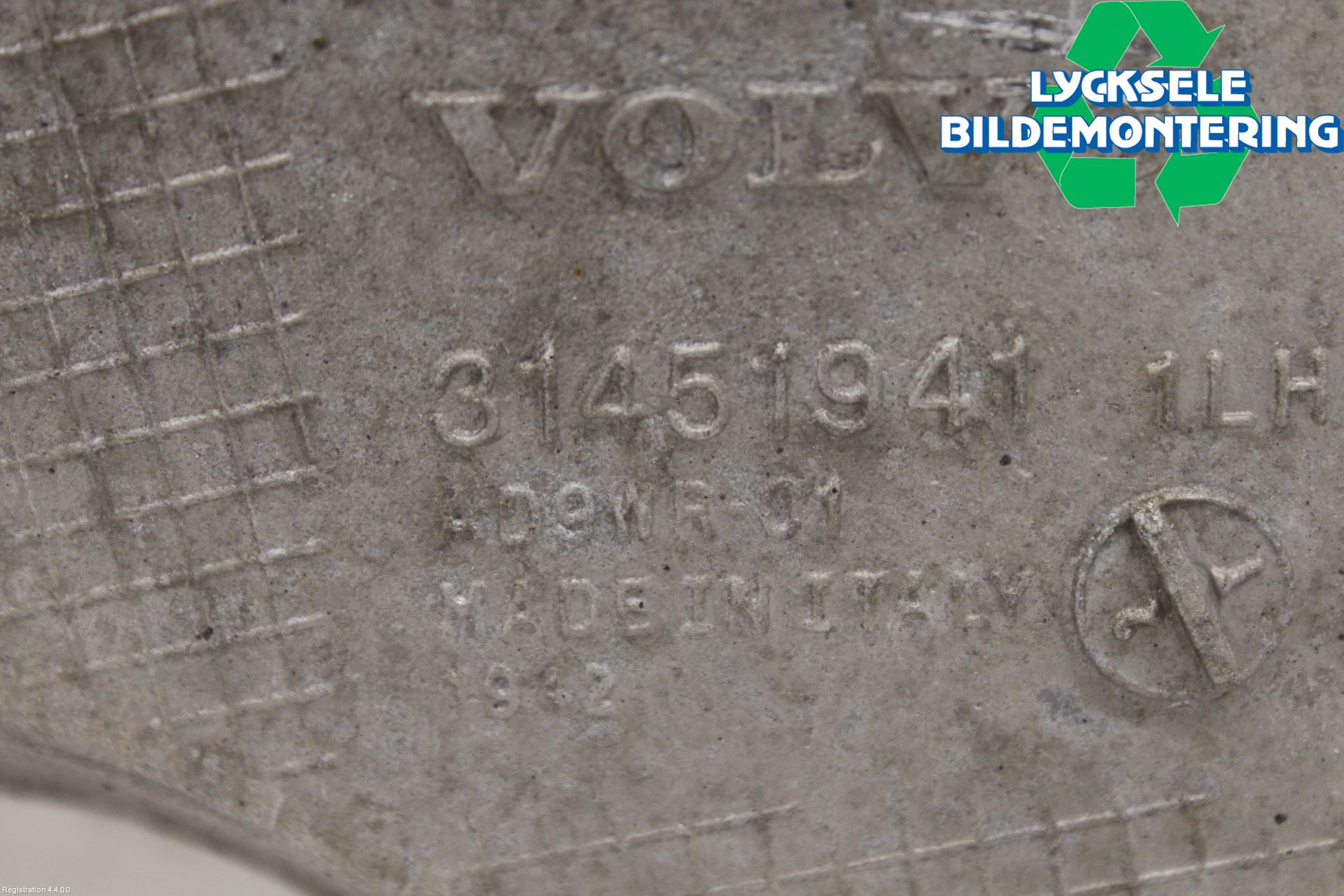 Volvo XC60 18- Bärarm Bak Vänster