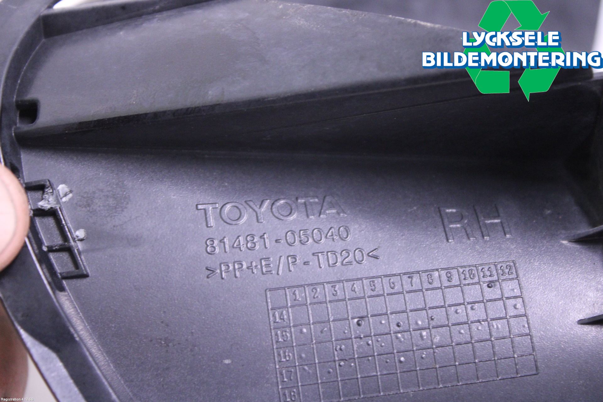 Toyota AVENSIS 16-18 Dimljussarg Fram
