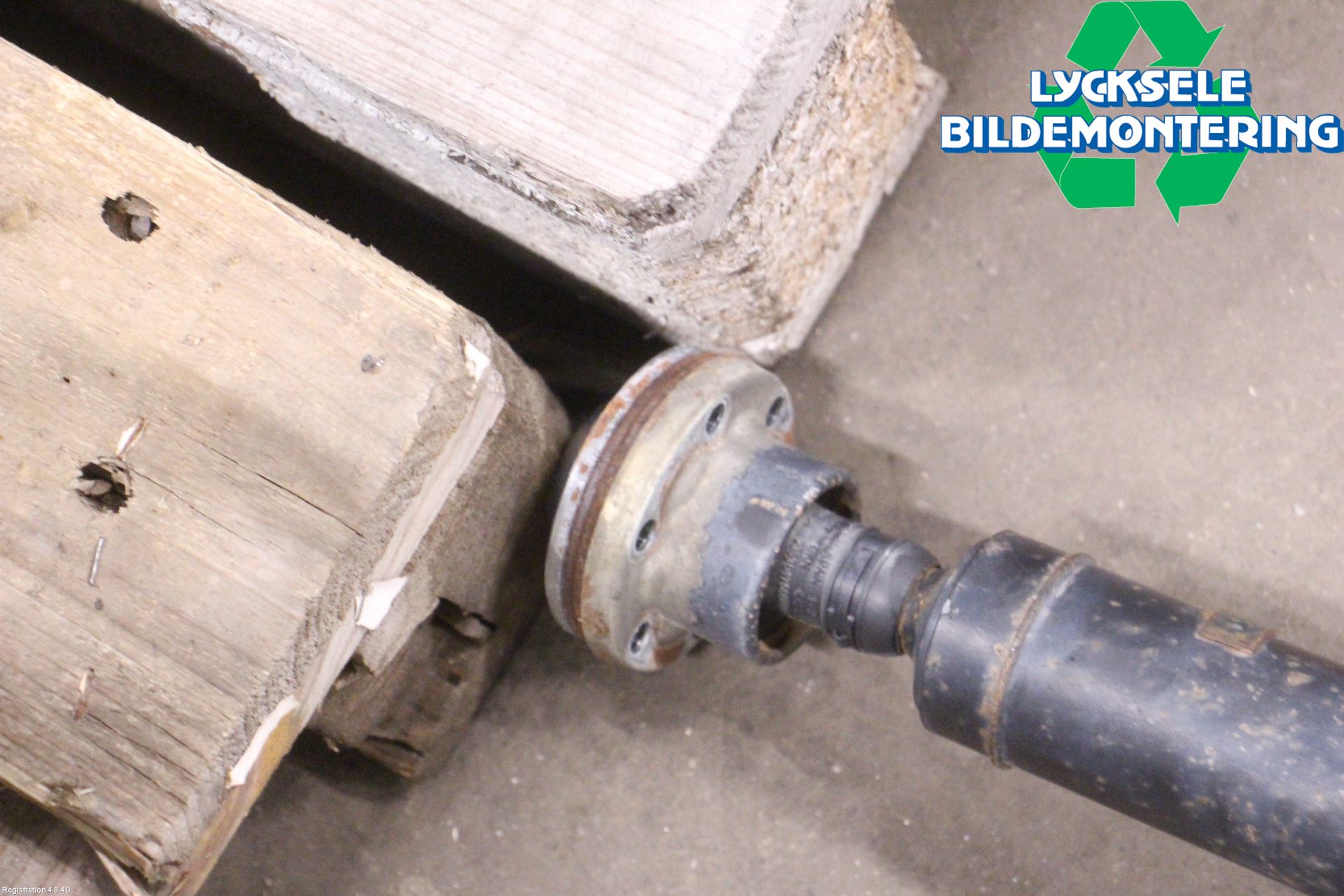 Volvo XC70 08-13 Mellanaxel Komp