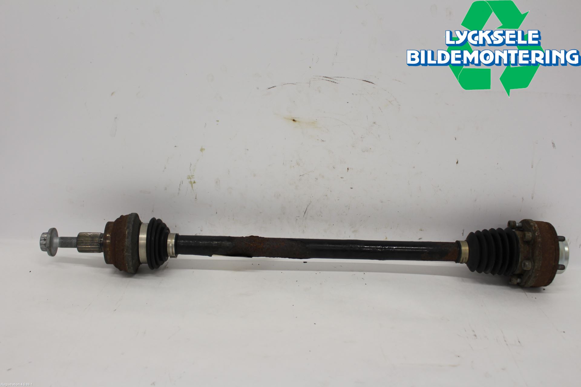 Volkswagen VW TIGUAN 16-24 Drivaxel Bak Höger