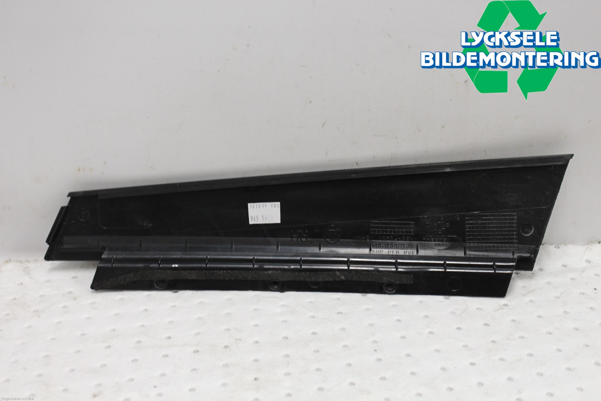 Skoda SUPERB 16-24 Dörr Dekorlist Bak Hö