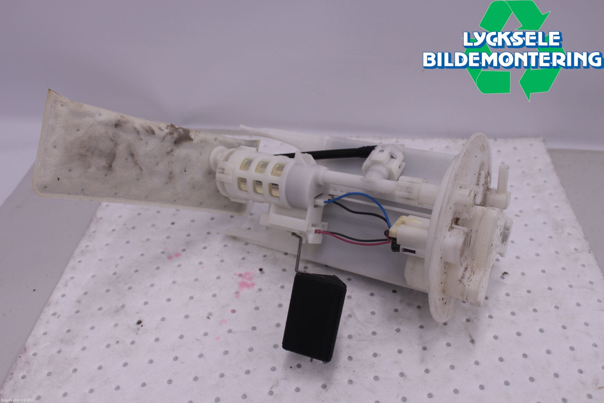 Toyota YARIS XP130 12-14 Bränslepump El