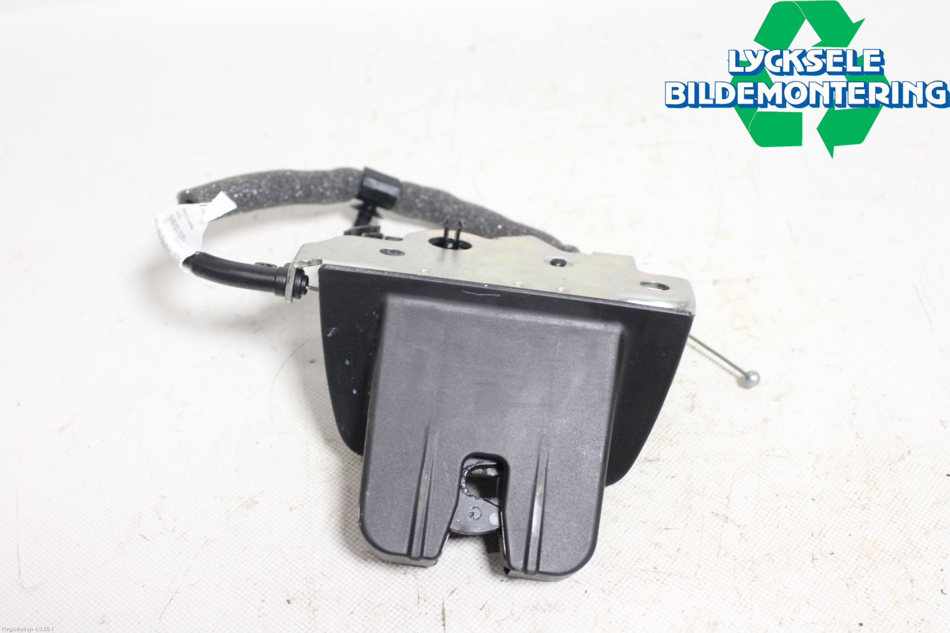 Audi A4/S4 B9 16-19 Låskista Baklucka