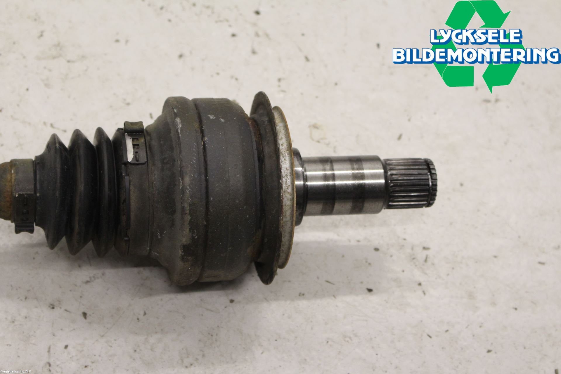 Mercedes-Benz MB C-KLASS (W204) 07-15 Drivaxel Bak Höger
