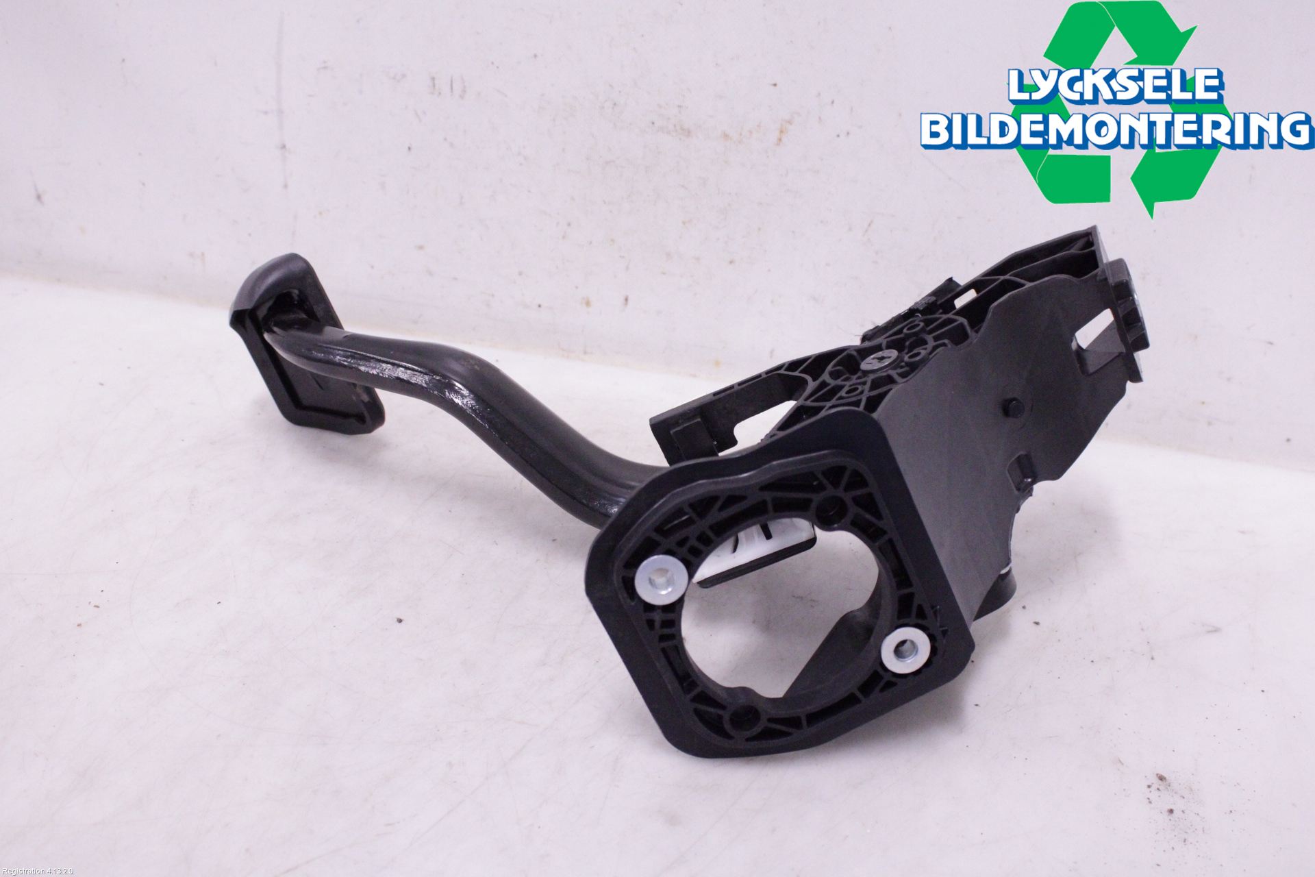 BMW 5 G30/G31/F90 17-23 Bromspedal