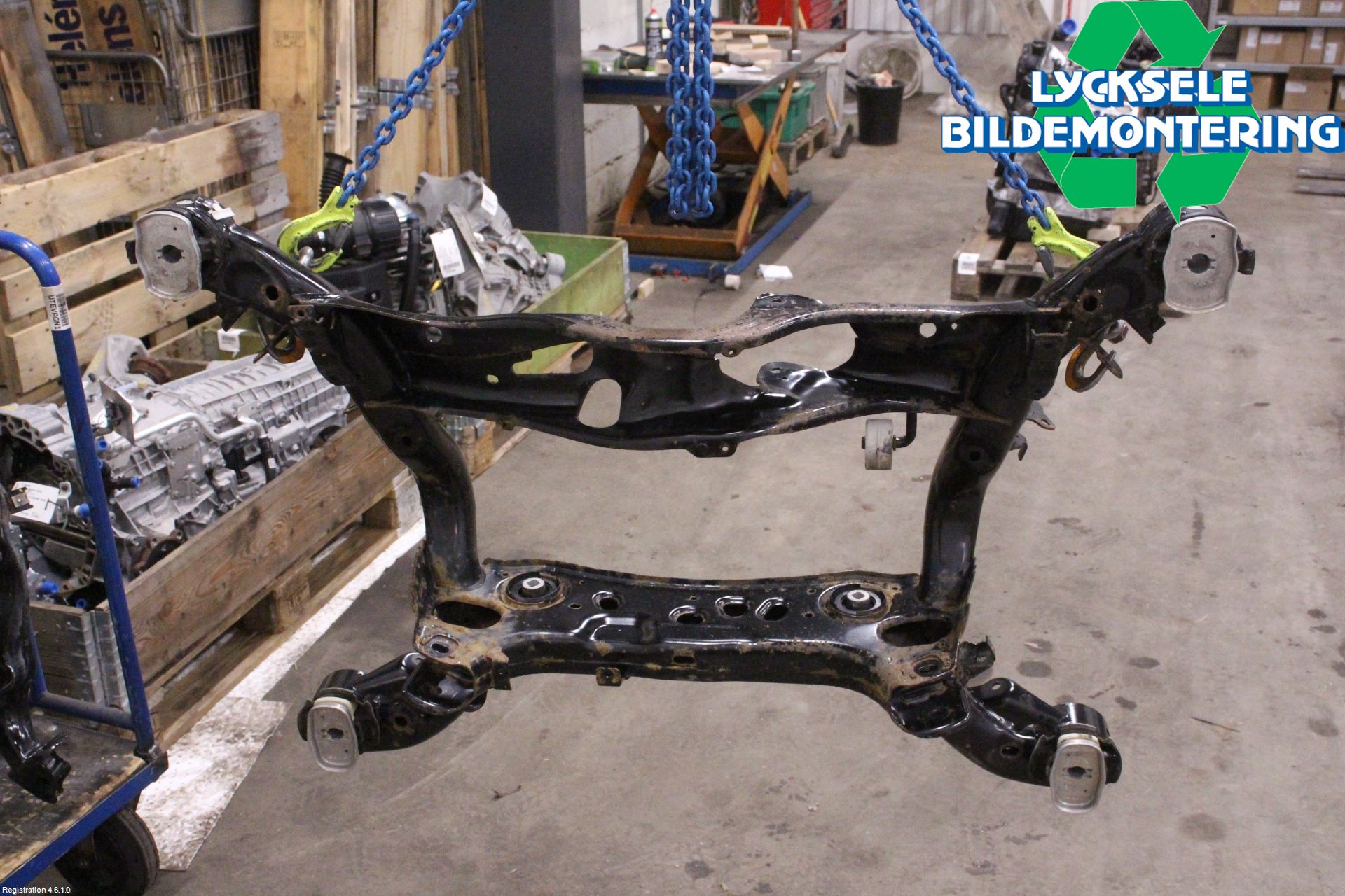 Audi A6 F2/C8 19- Bakaxelbalk