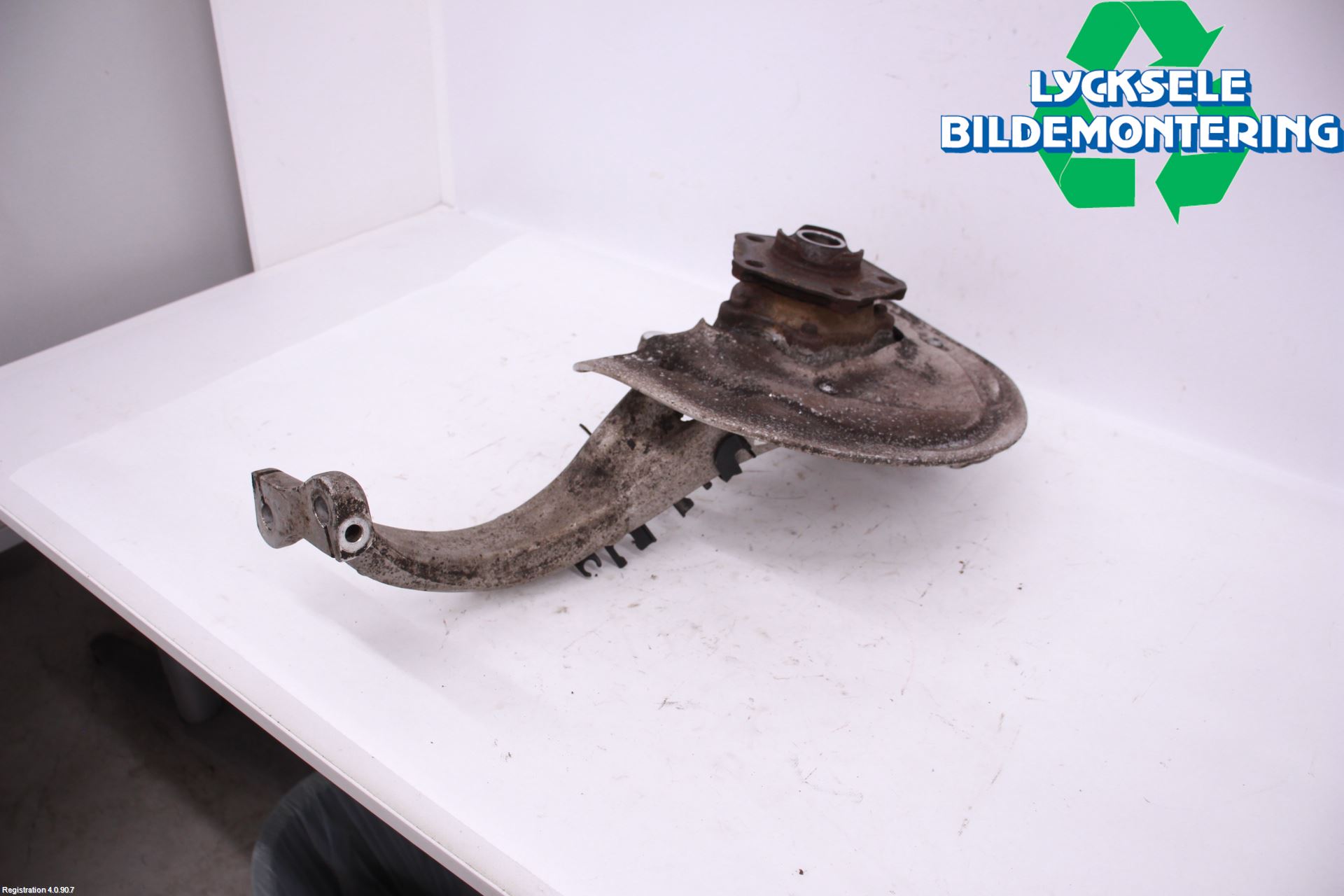 Audi A4 ALLROAD 17- Styrspindel Lagerhus Vä