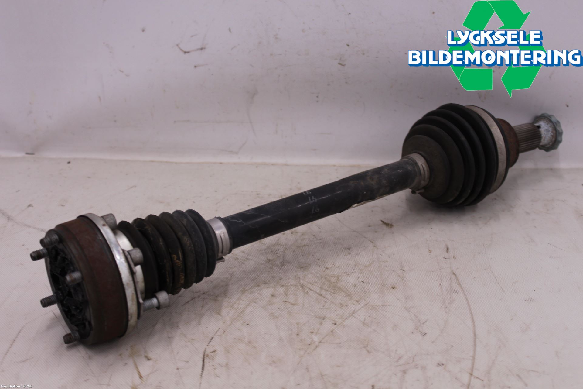 Volkswagen VW POLO 10-17 Drivaxel Fram Vänster