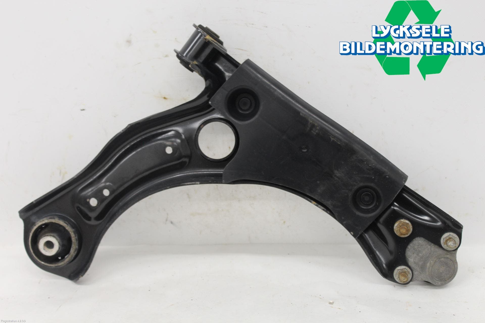 Skoda KAMIQ 20- Bärarm Fram Undre Vä