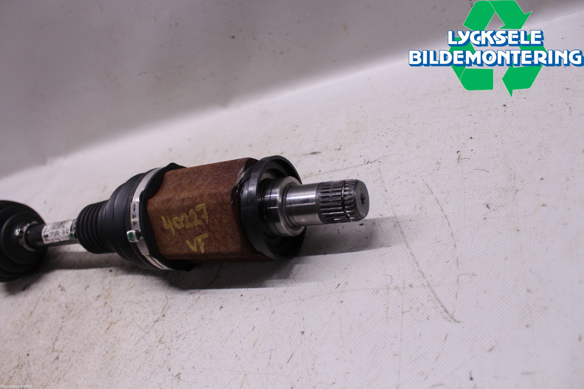 BMW X1 E84 10-15 Drivaxel Fram Vänster